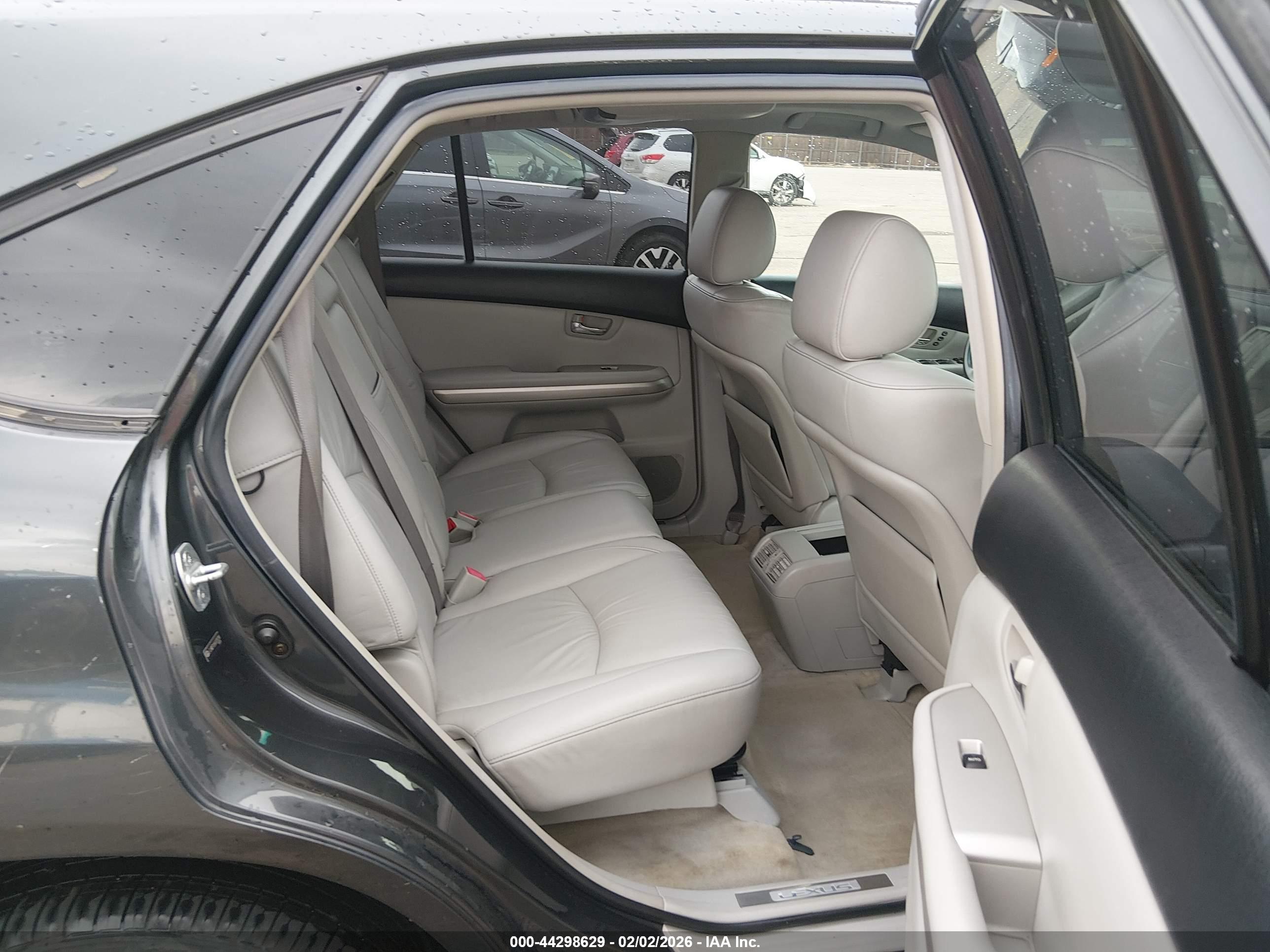 LEXUS RX image 8