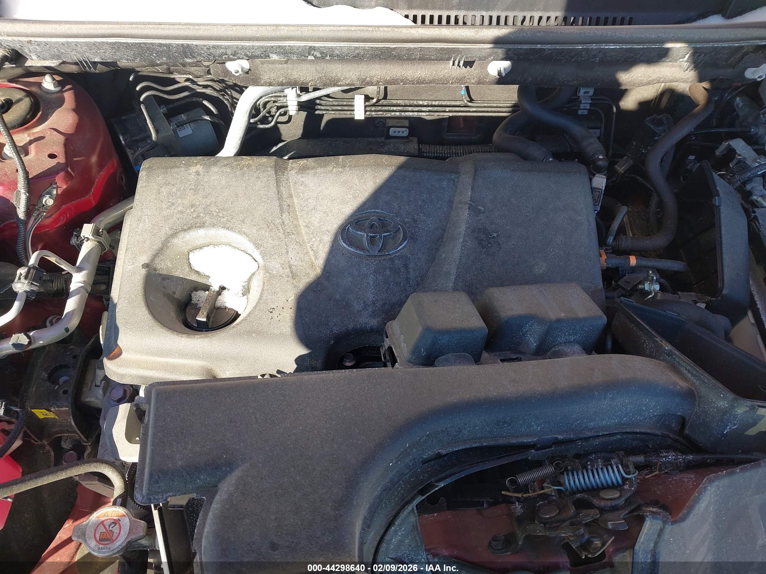 TOYOTA RAV4 image 10