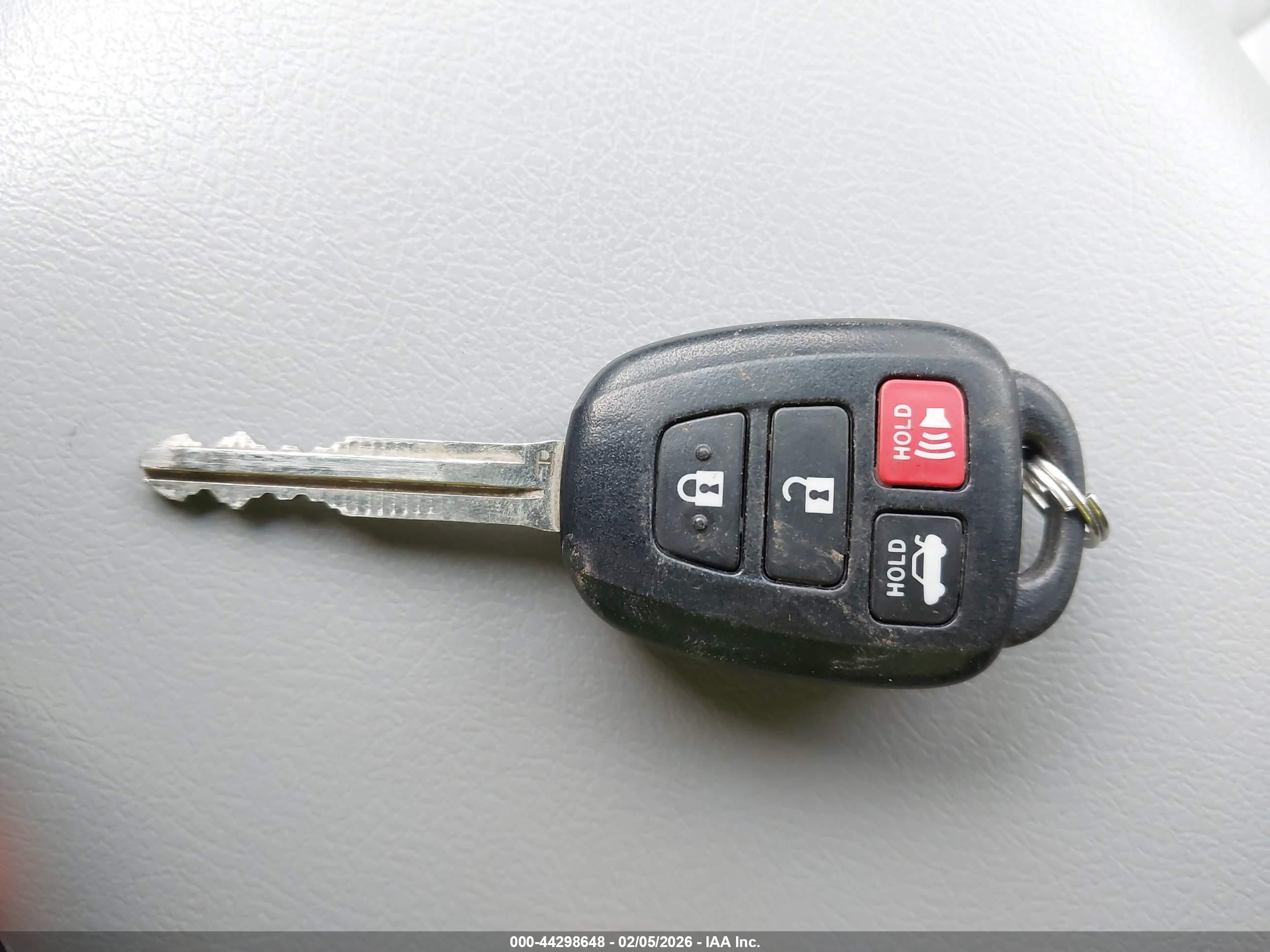 TOYOTA CAMRY image 11