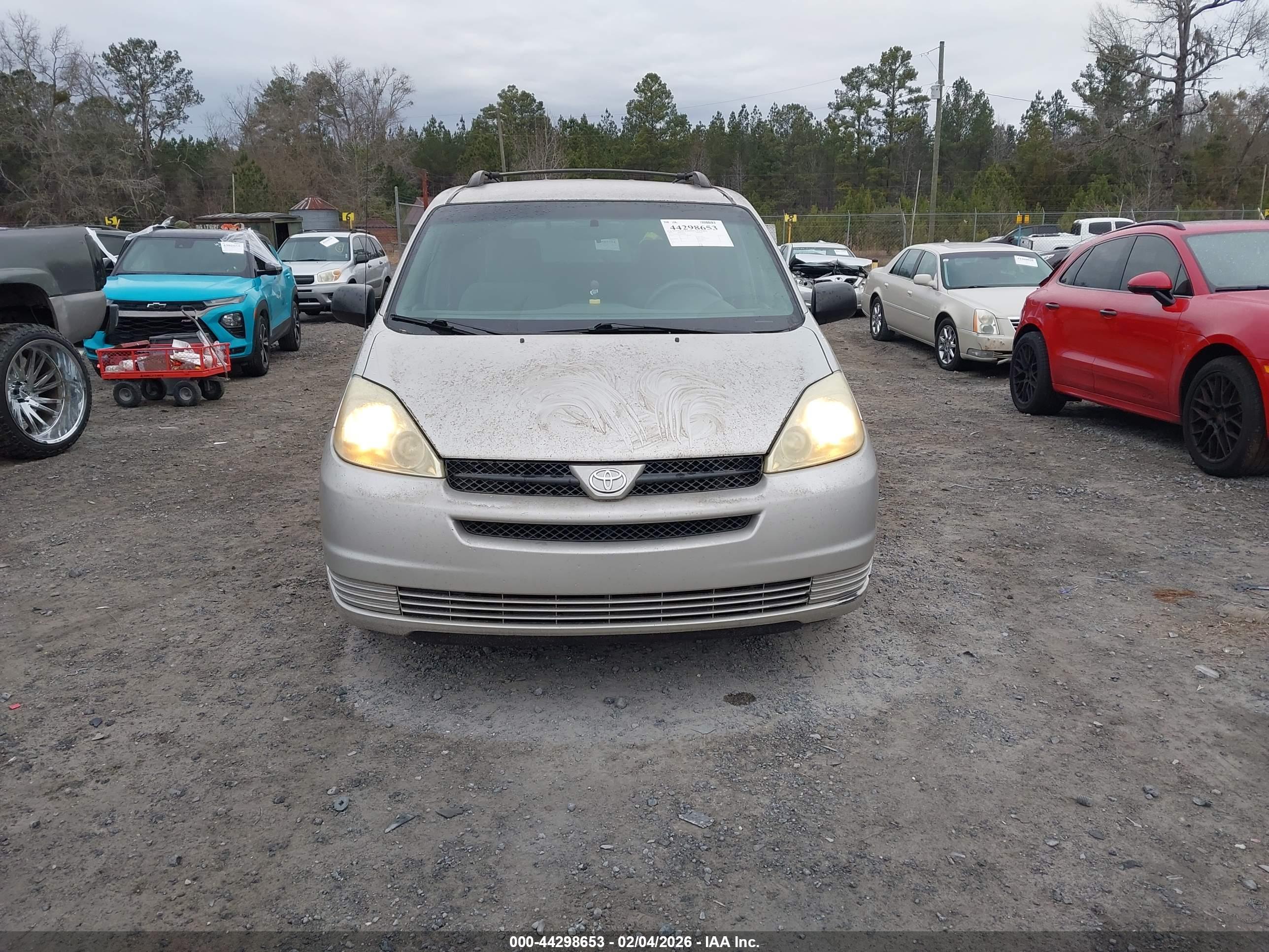 TOYOTA SIENNA image 6