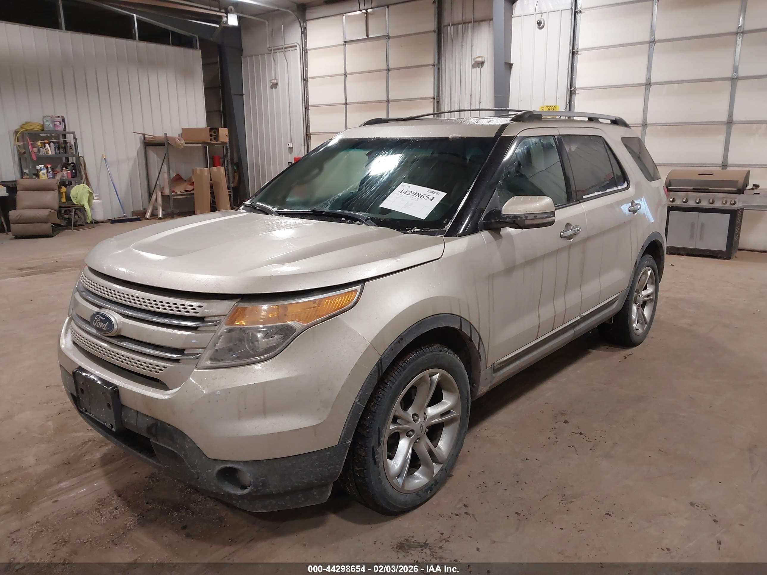 FORD EXPLORER image 2