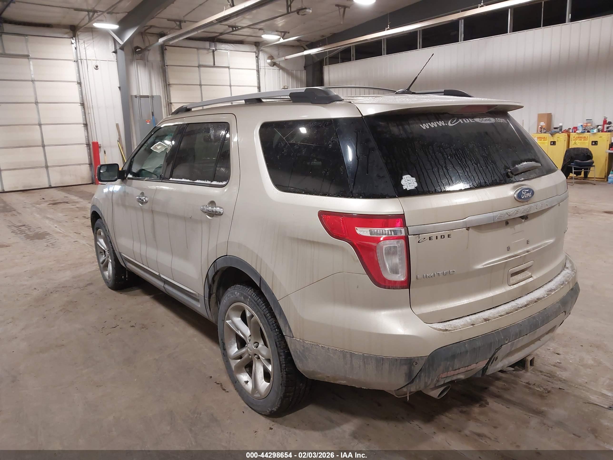 FORD EXPLORER image 3