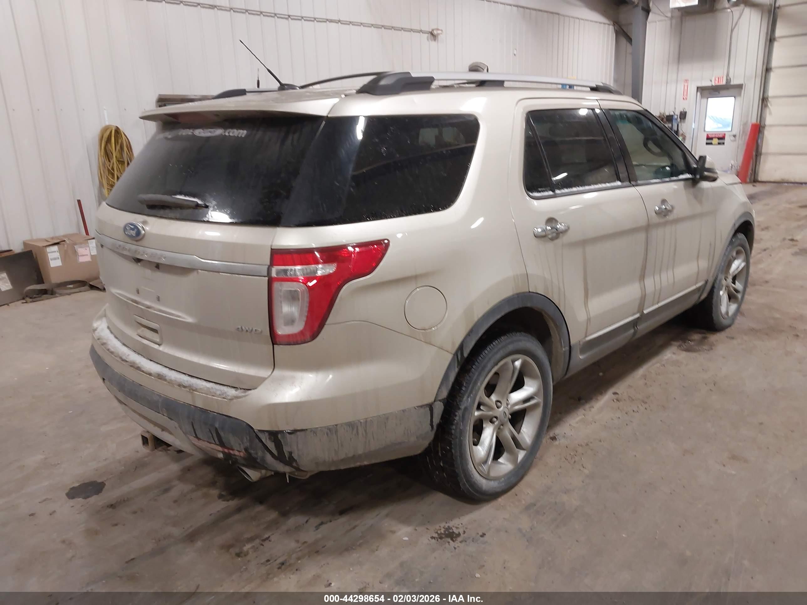 FORD EXPLORER image 4
