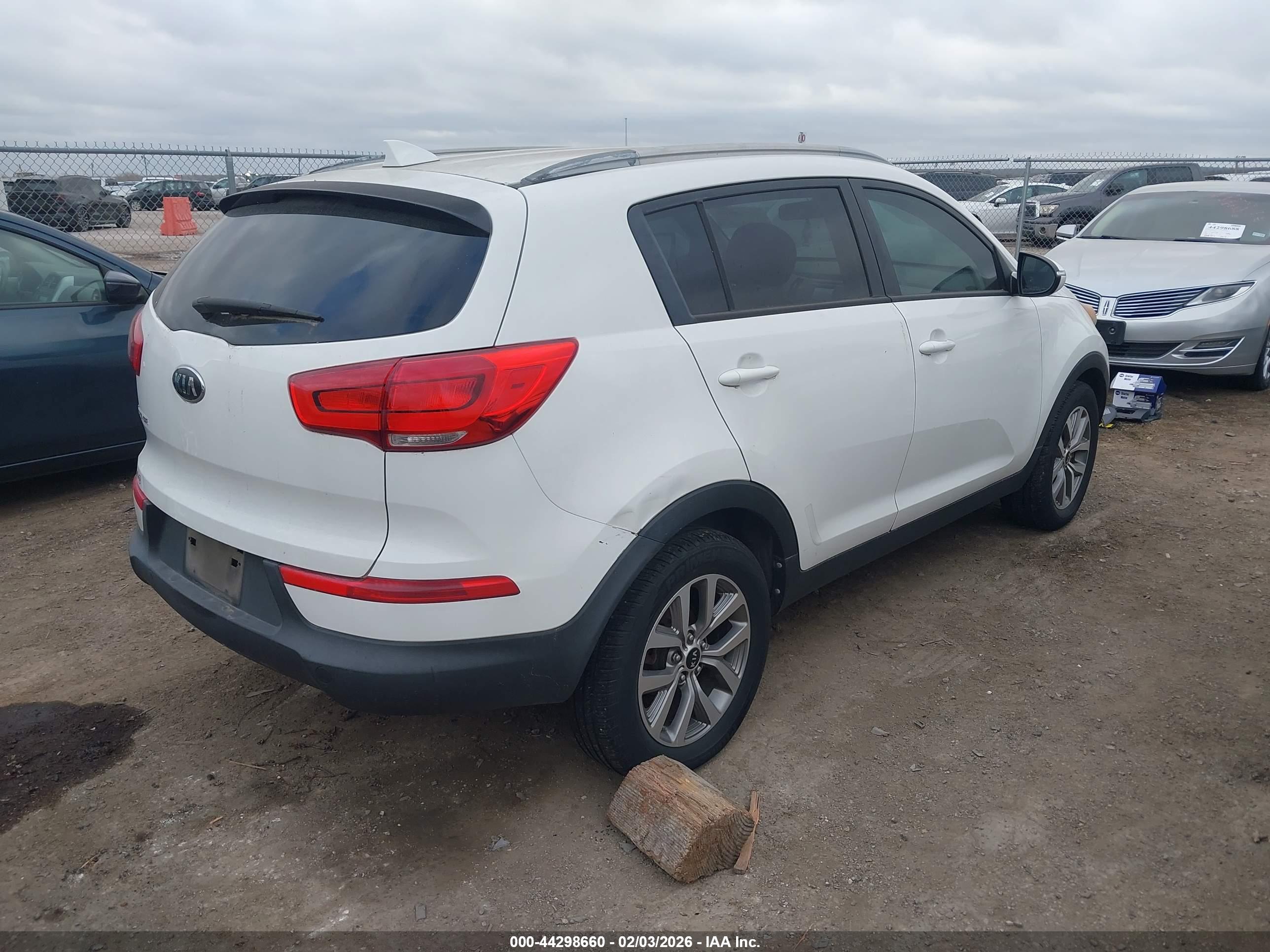 KIA SPORTAGE image 4