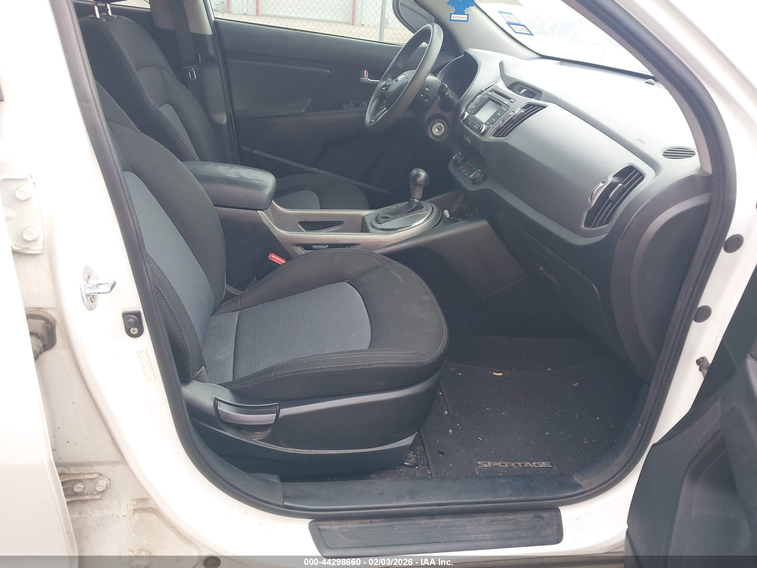 KIA SPORTAGE image 5