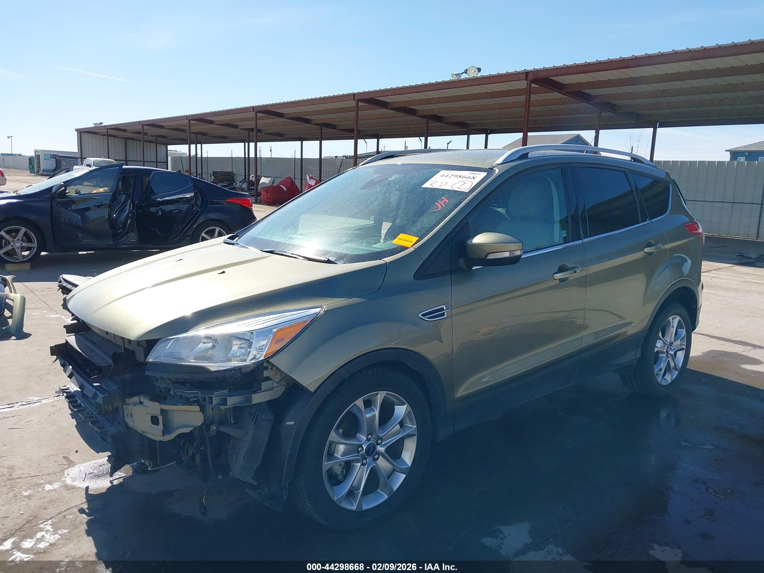 FORD ESCAPE image 2
