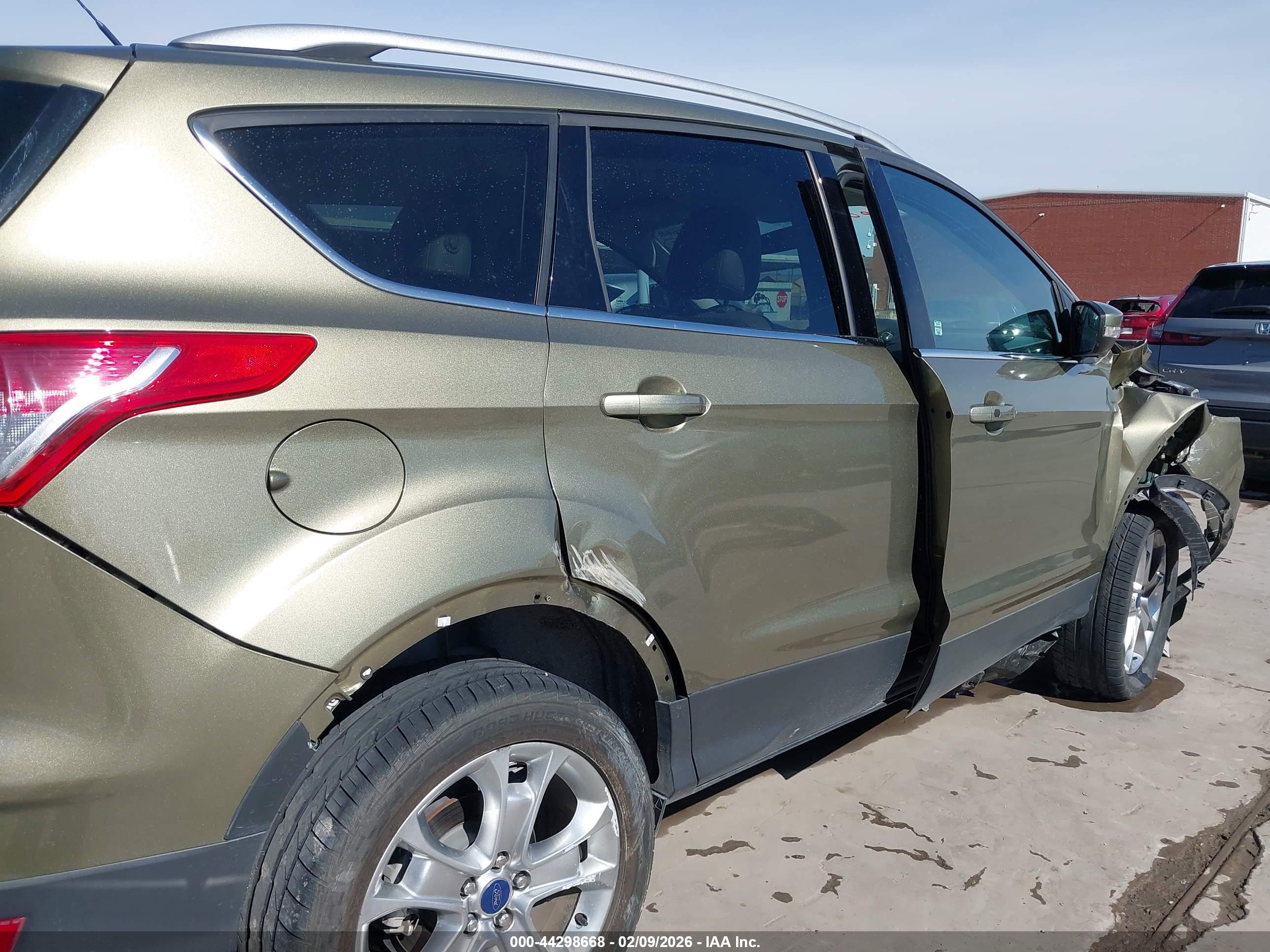 FORD ESCAPE image 6
