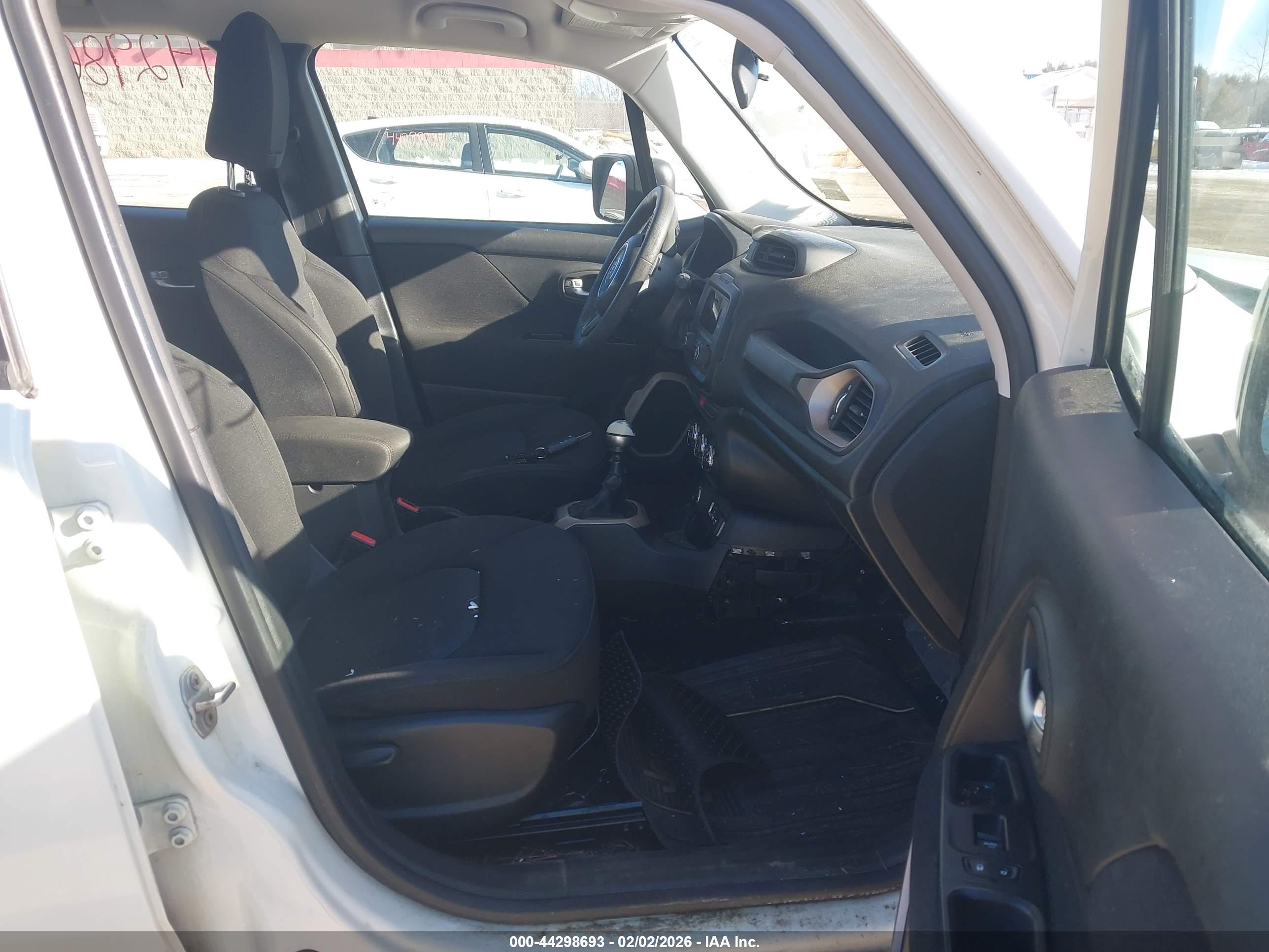 JEEP RENEGADE image 5