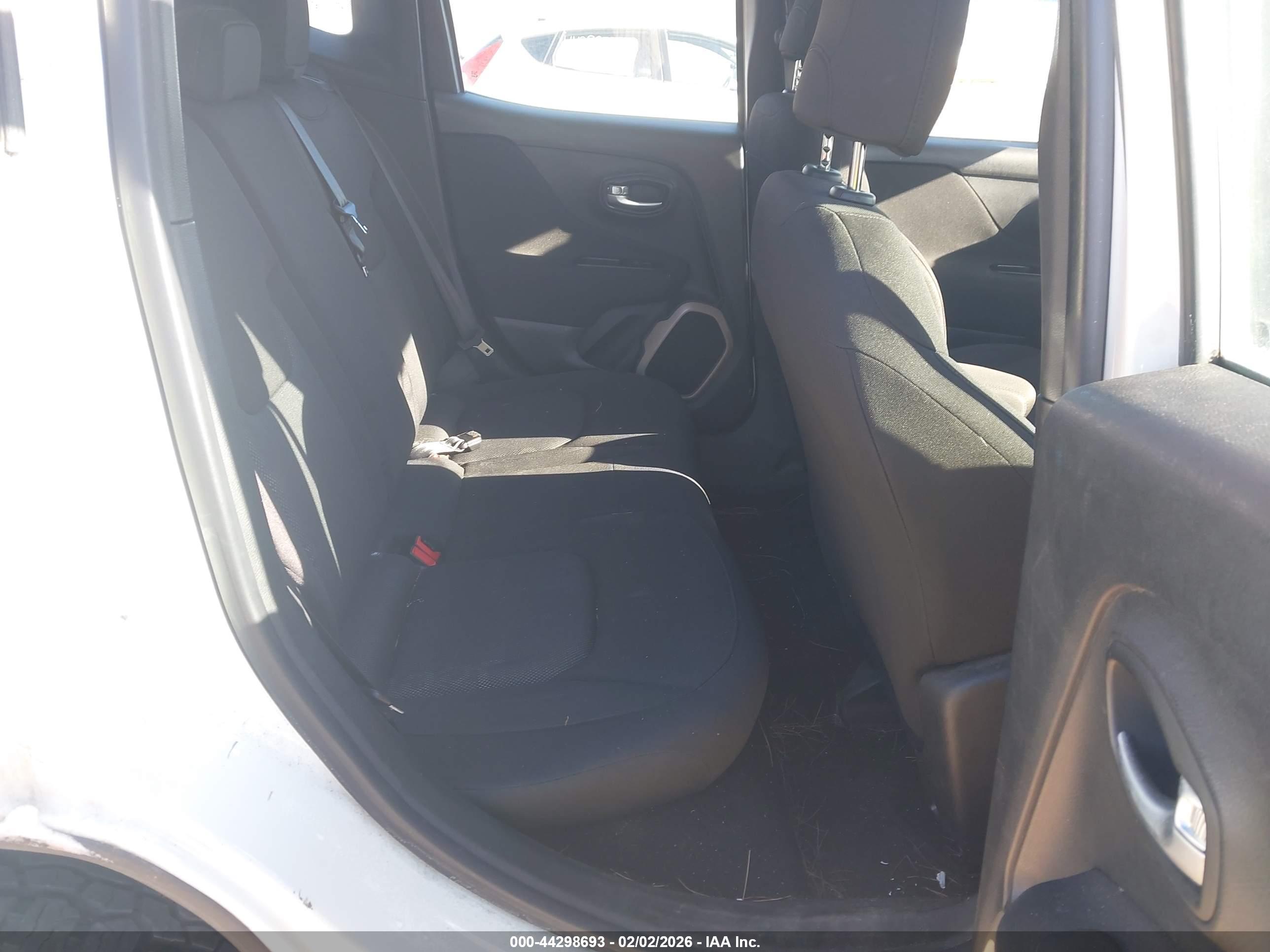 JEEP RENEGADE image 8