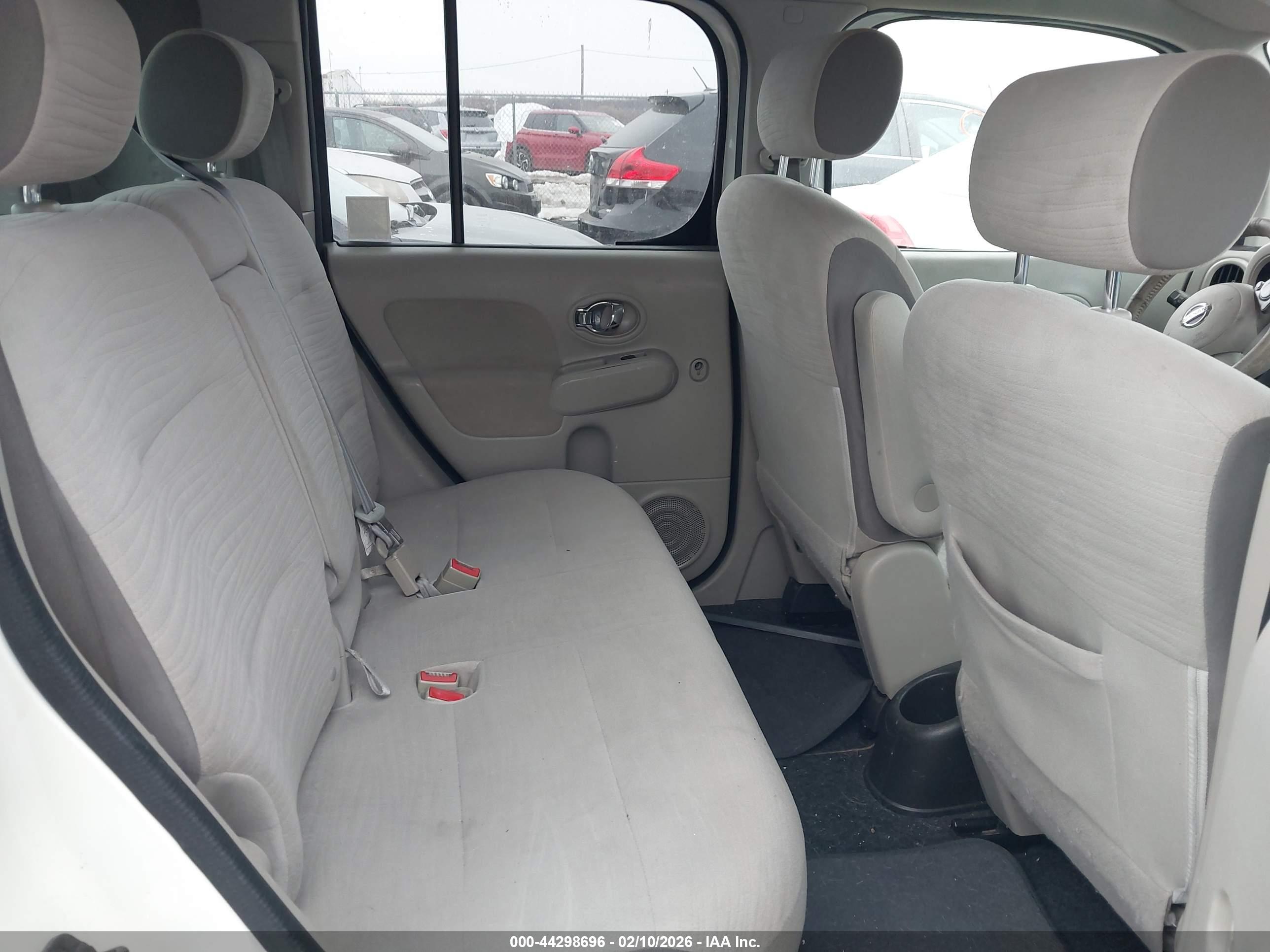 NISSAN CUBE image 8