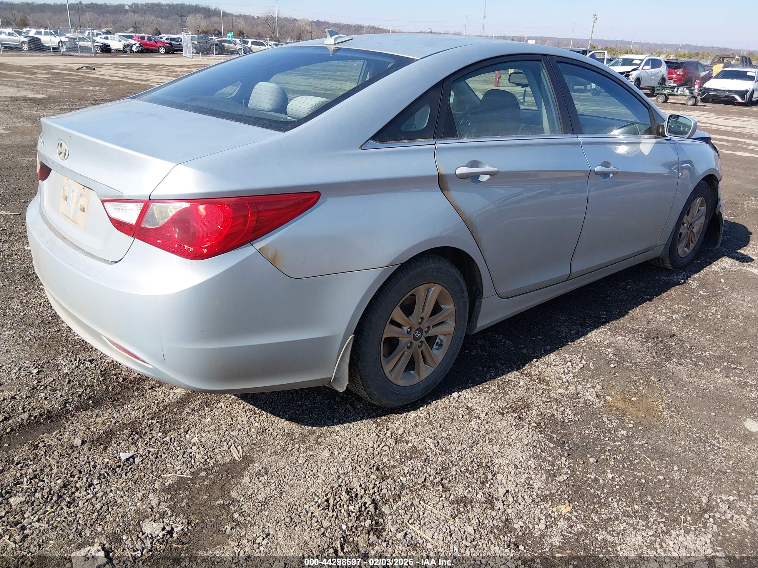 HYUNDAI SONATA image 4