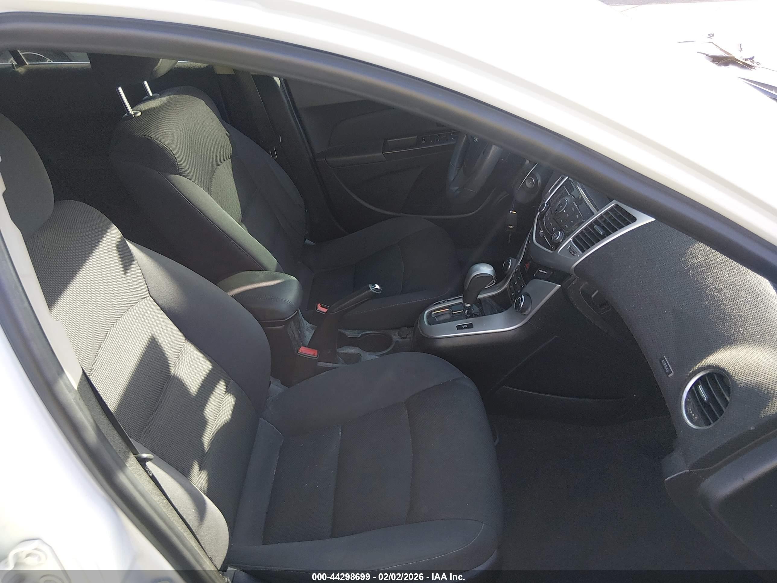 CHEVROLET CRUZE image 5