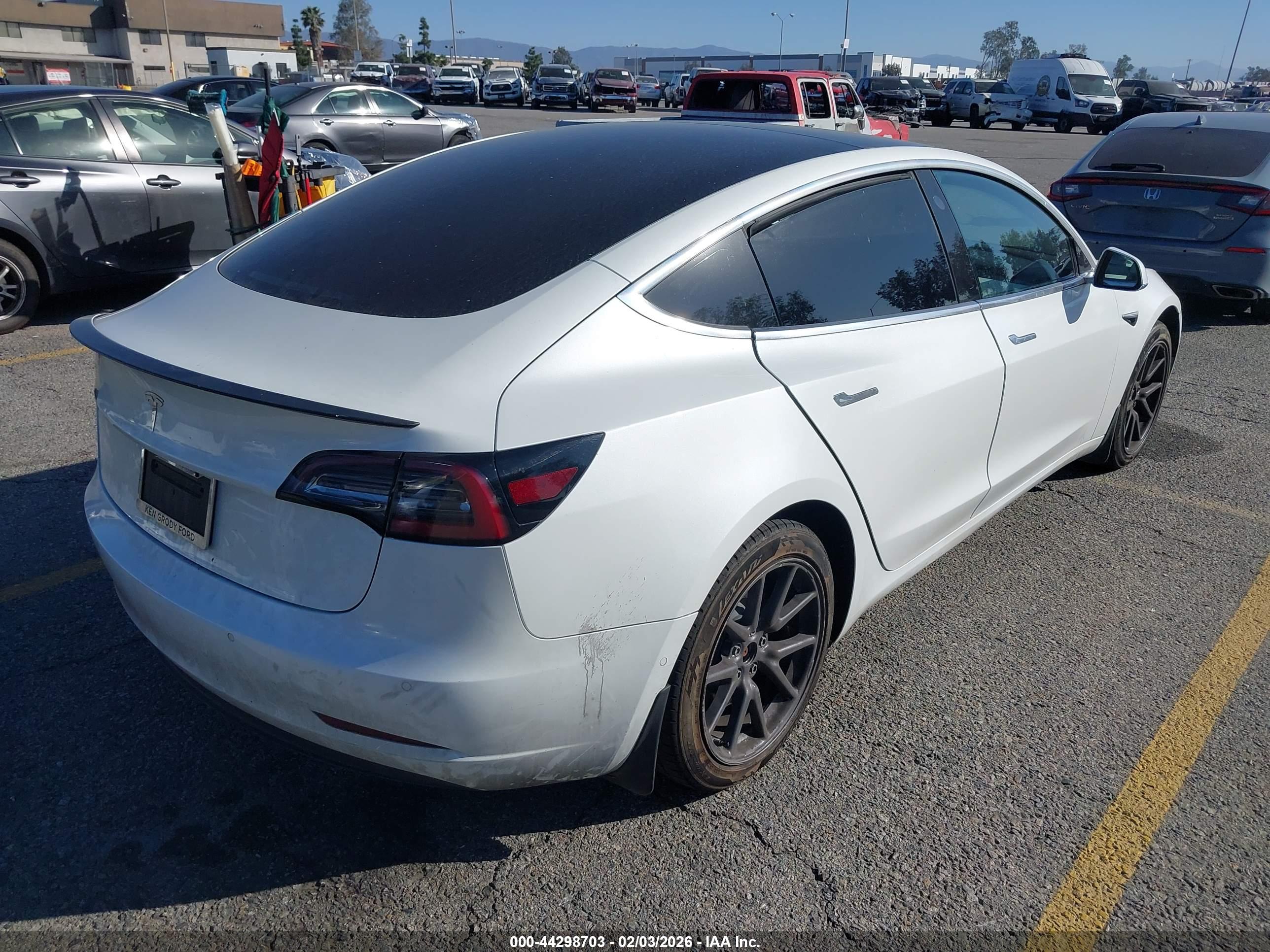TESLA MODEL image 4