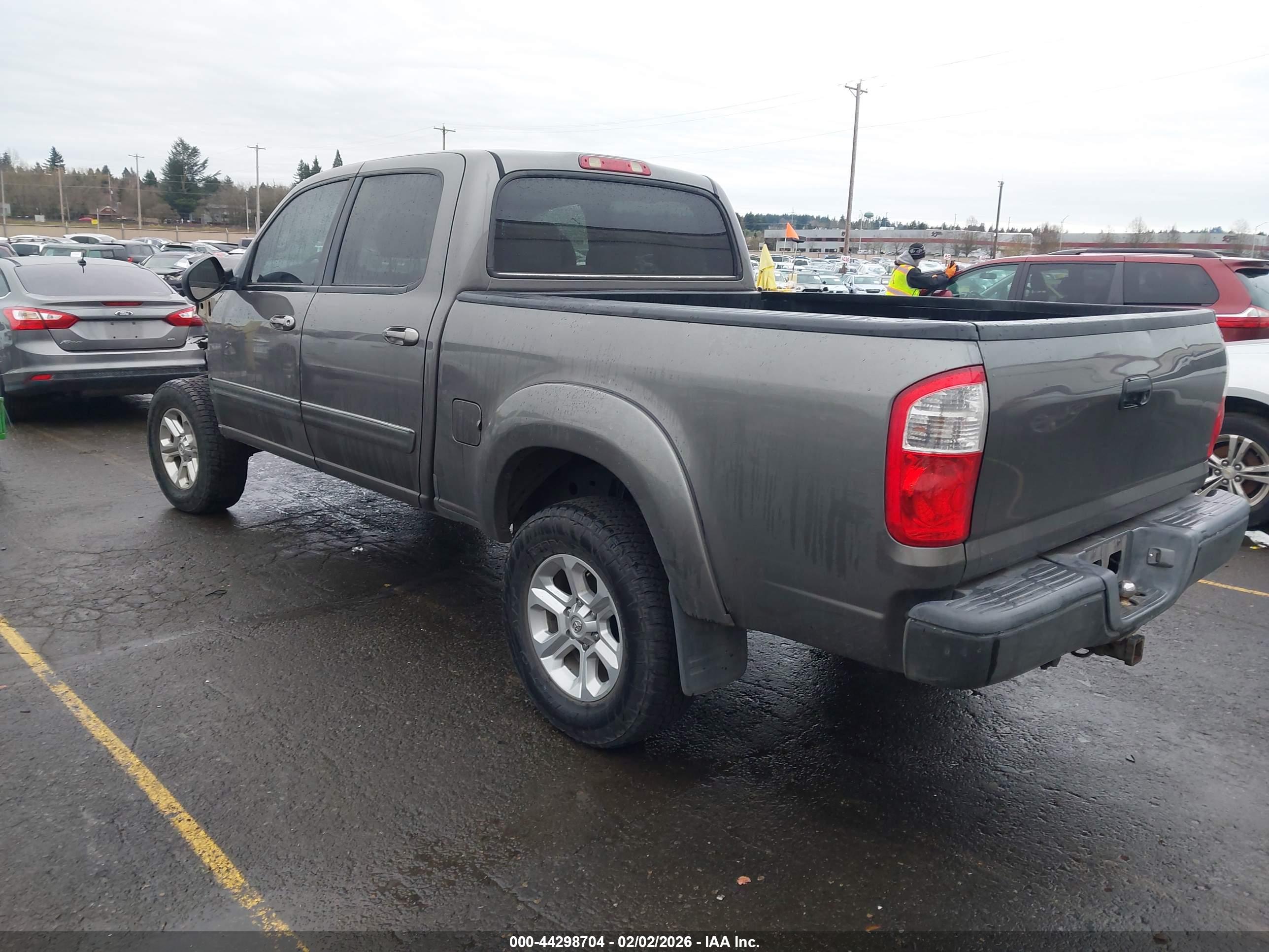 TOYOTA TUNDRA image 3