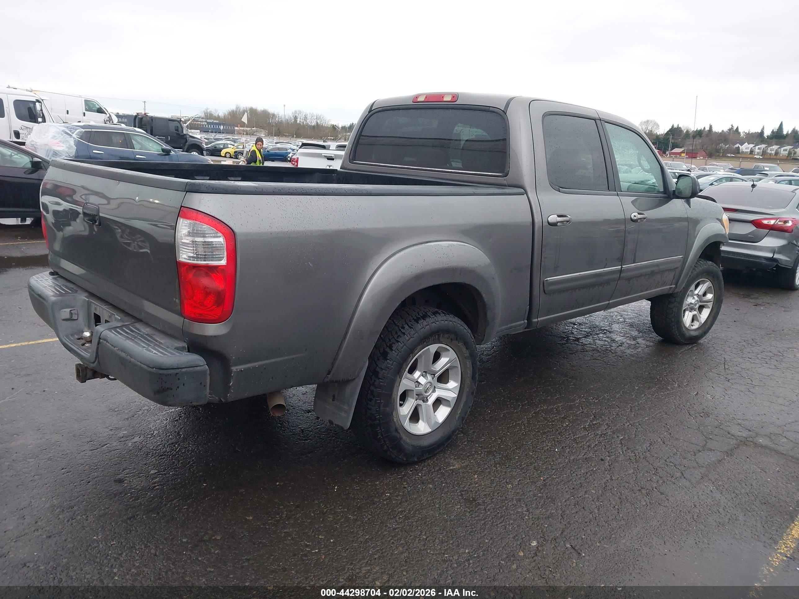 TOYOTA TUNDRA image 4