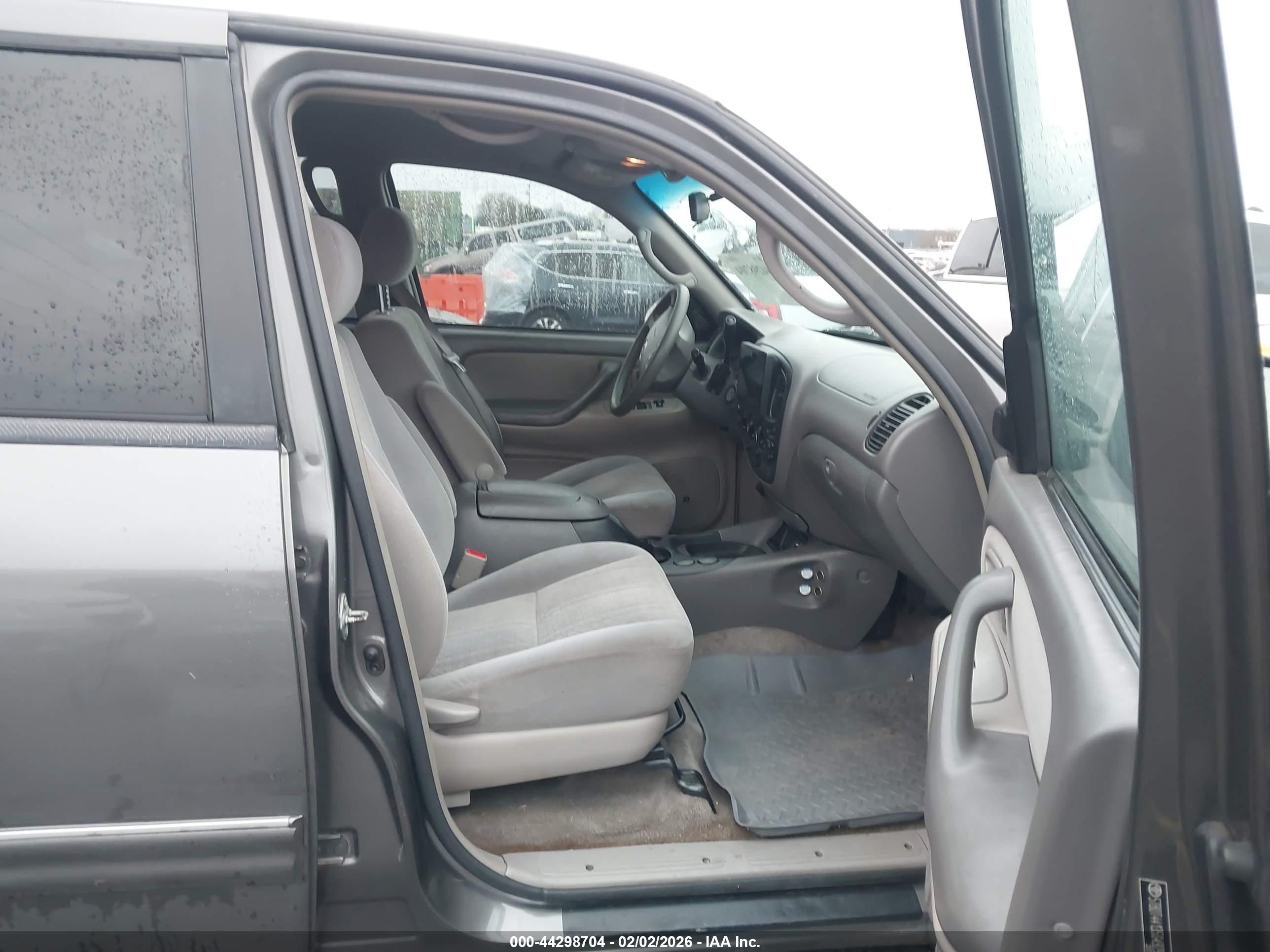 TOYOTA TUNDRA image 5