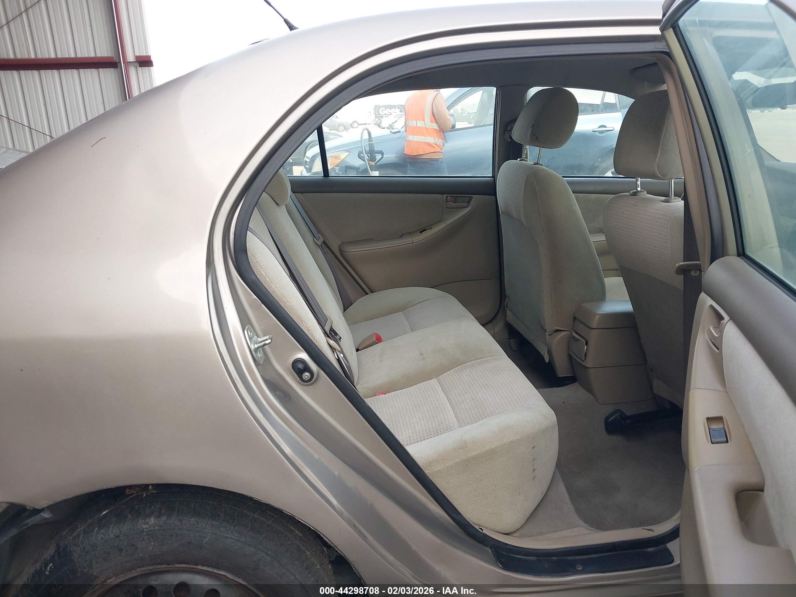TOYOTA COROLLA image 8