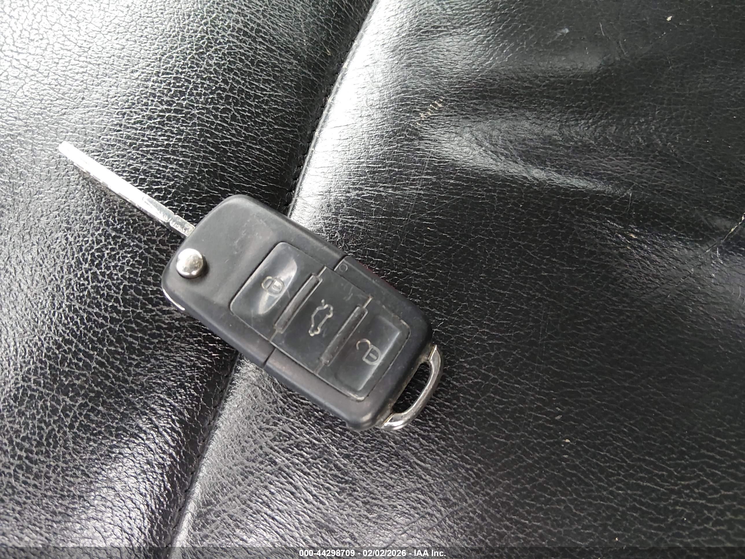 VOLKSWAGEN GTI image 11