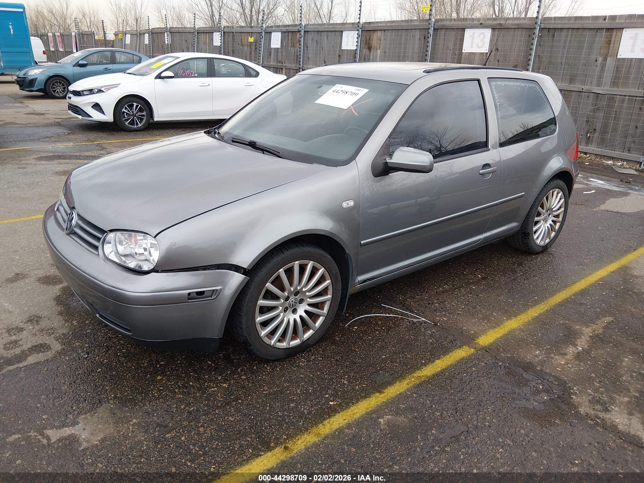 VOLKSWAGEN GTI image 2