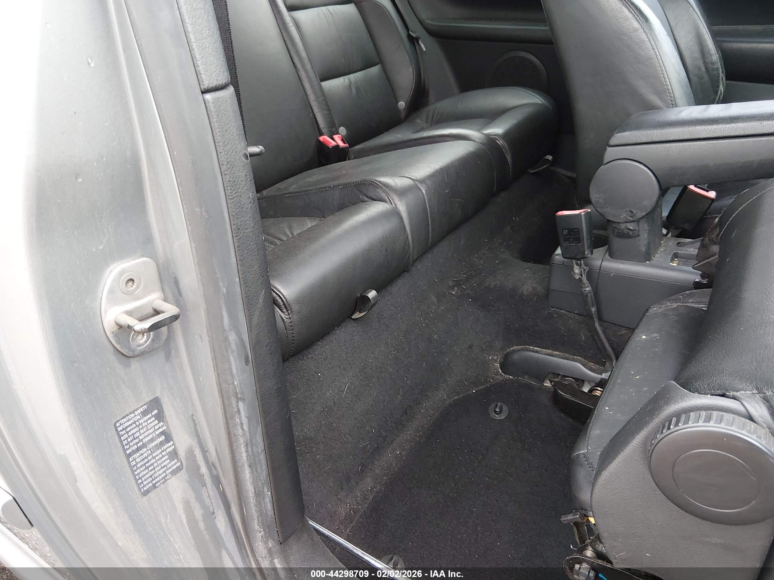 VOLKSWAGEN GTI image 8