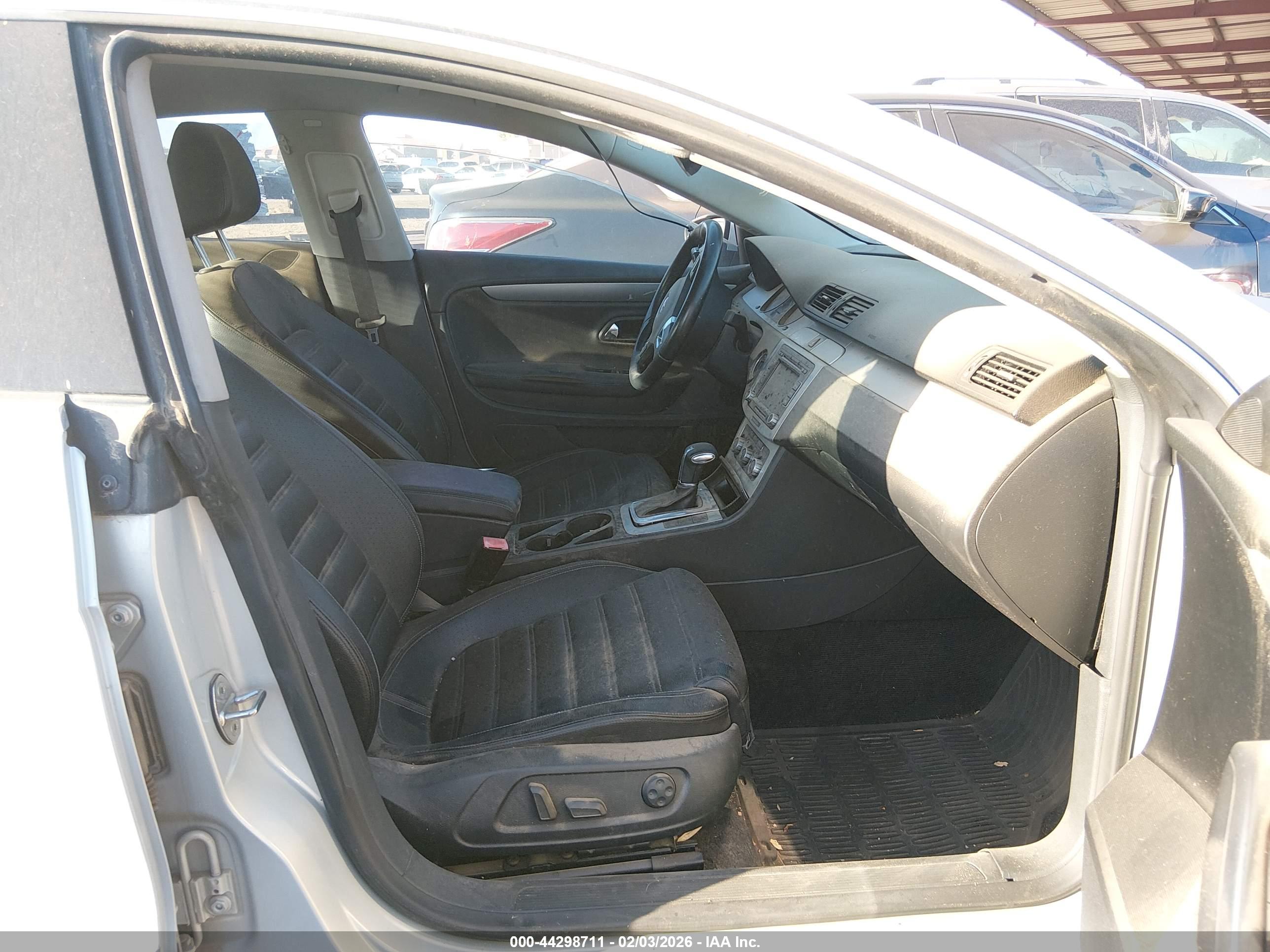 VOLKSWAGEN CC image 5