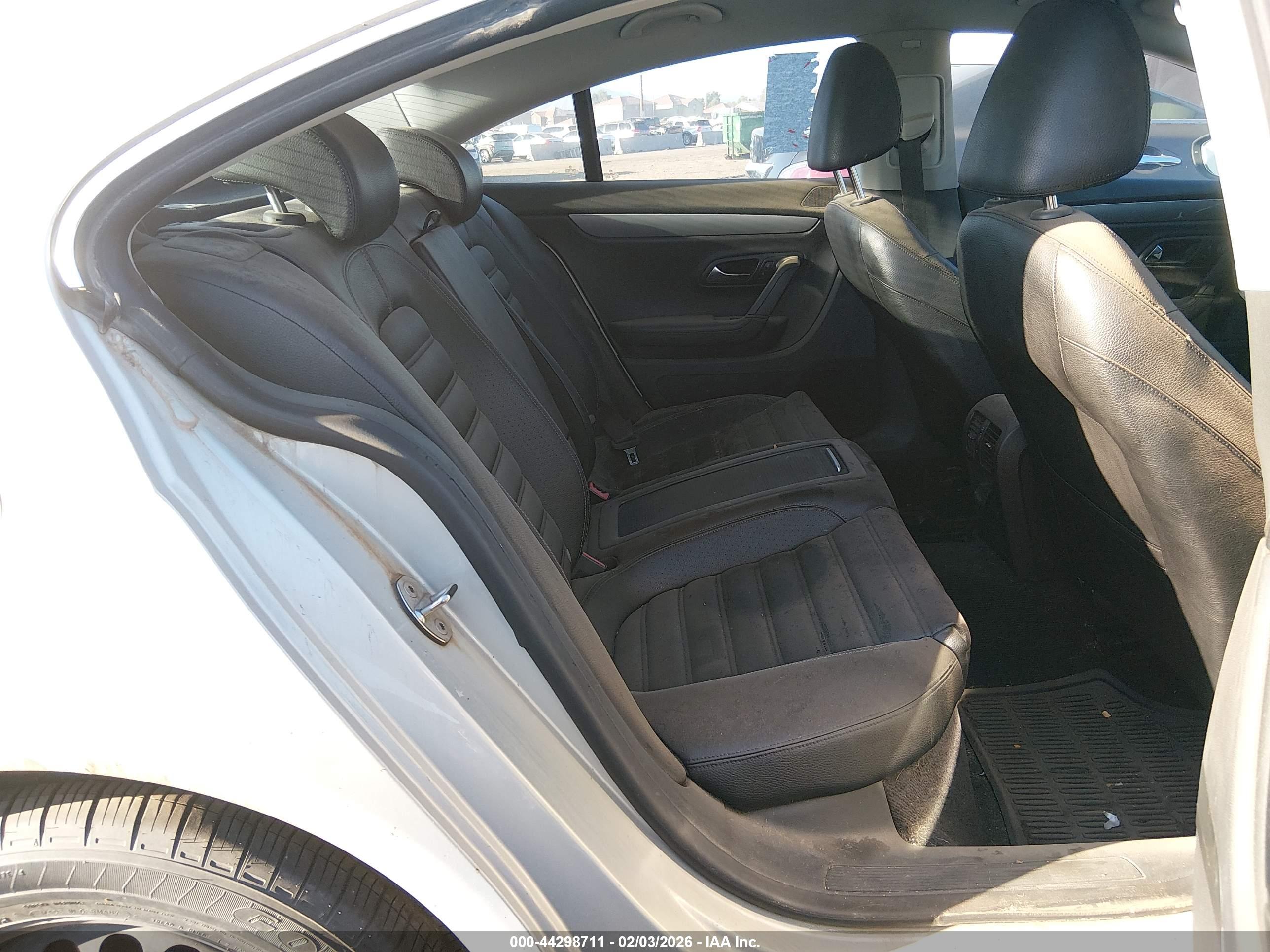 VOLKSWAGEN CC image 8
