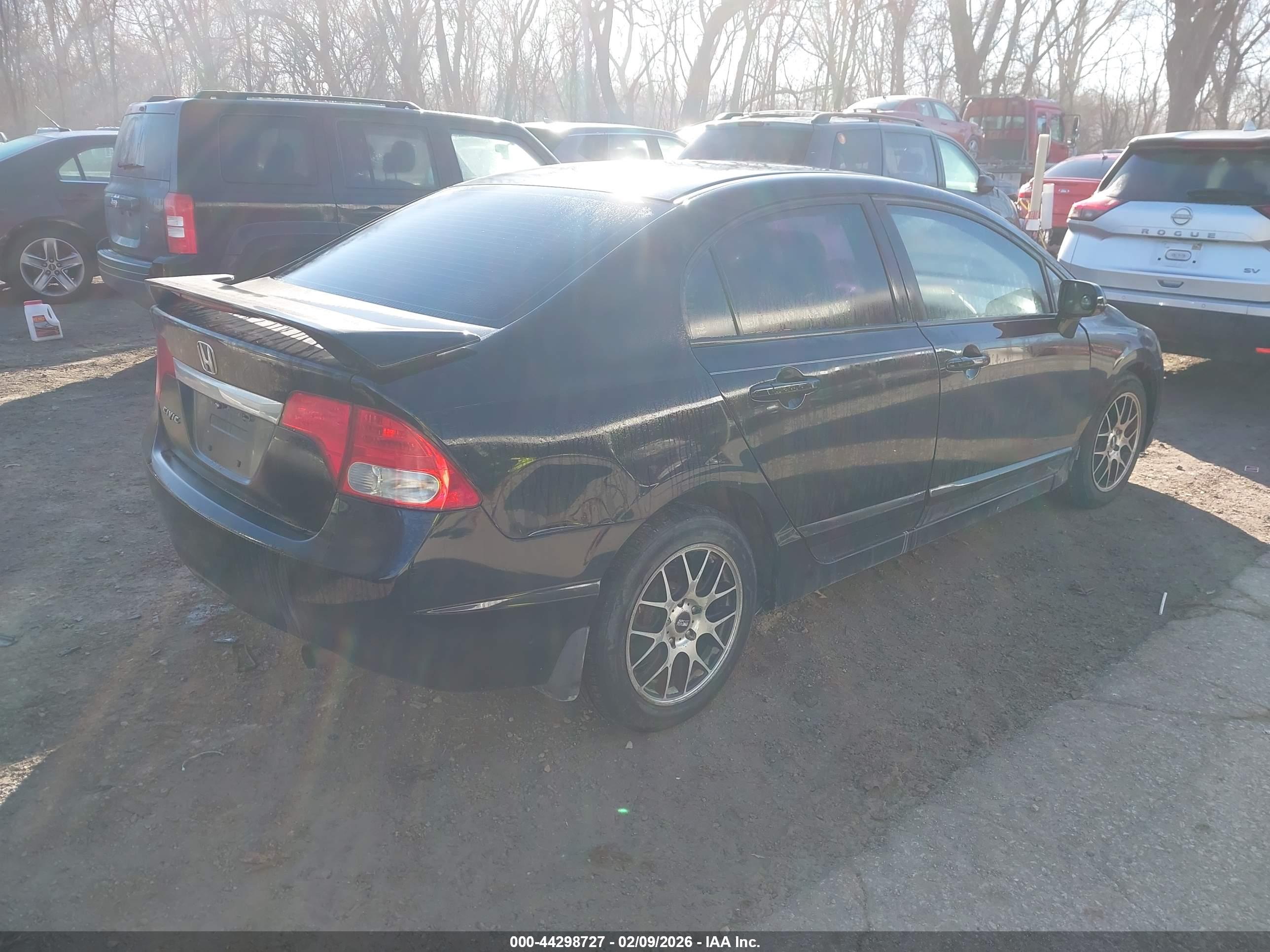 HONDA CIVIC image 4