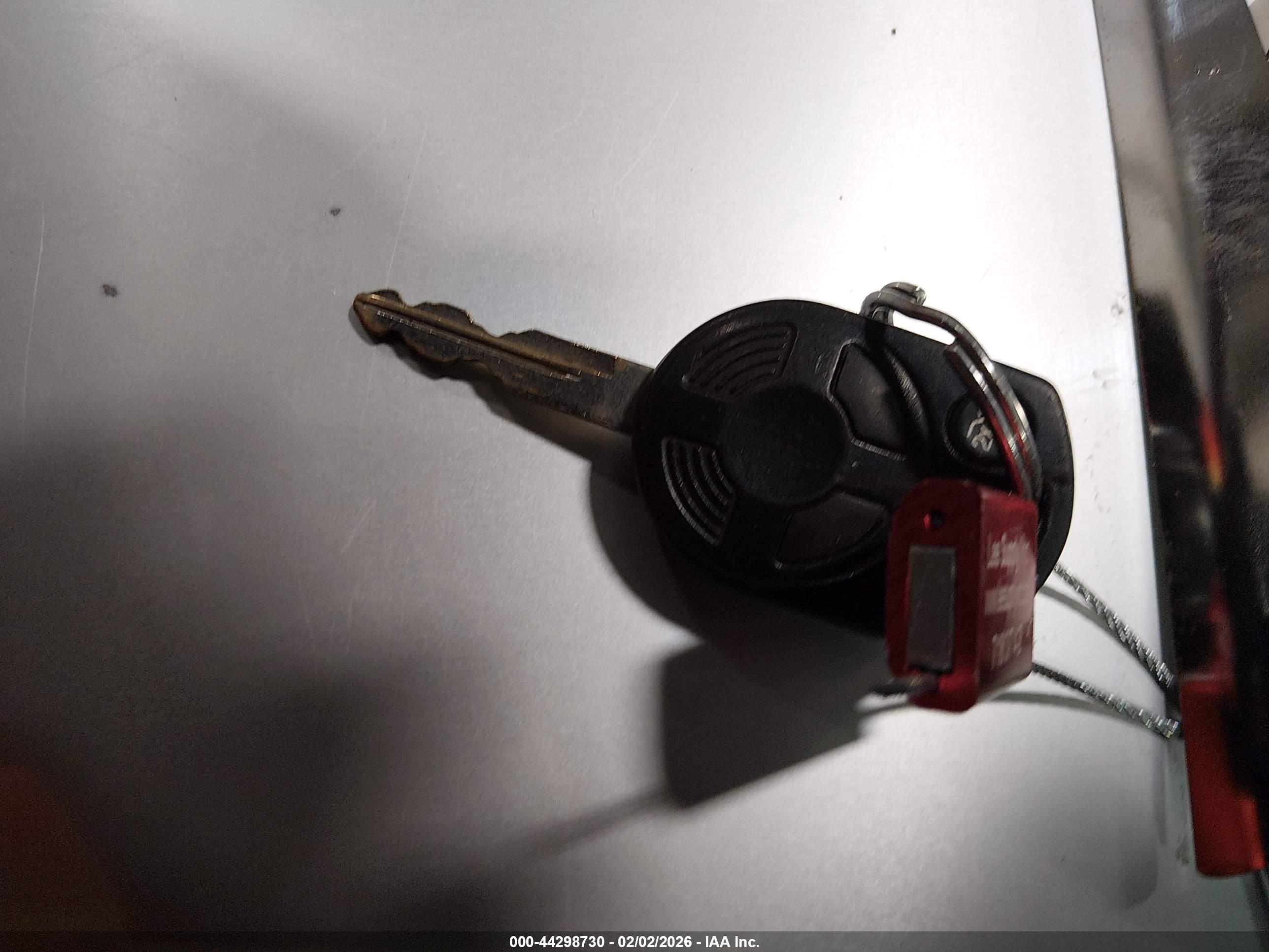 MAZDA TRIBUTE image 11