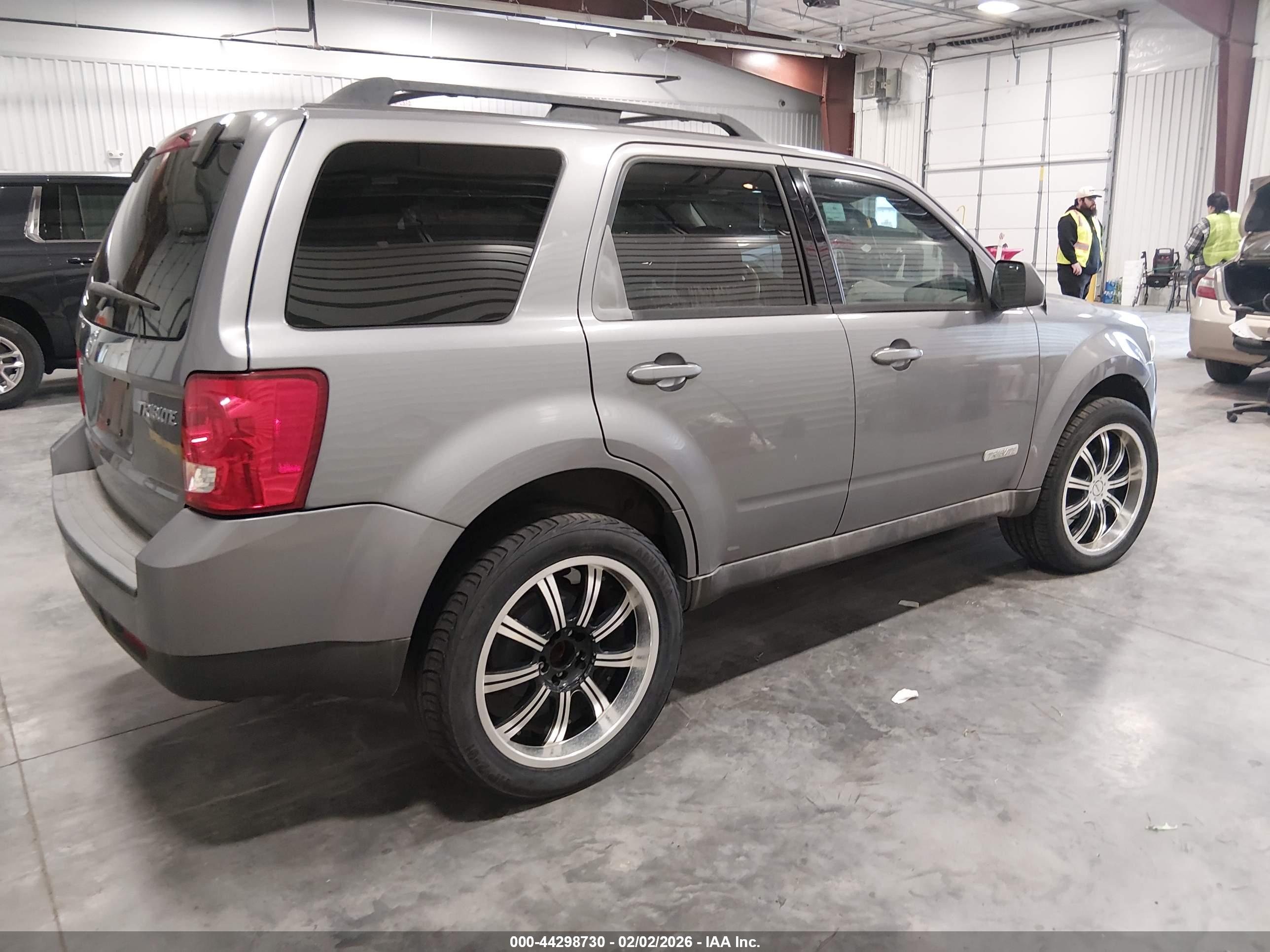 MAZDA TRIBUTE image 4