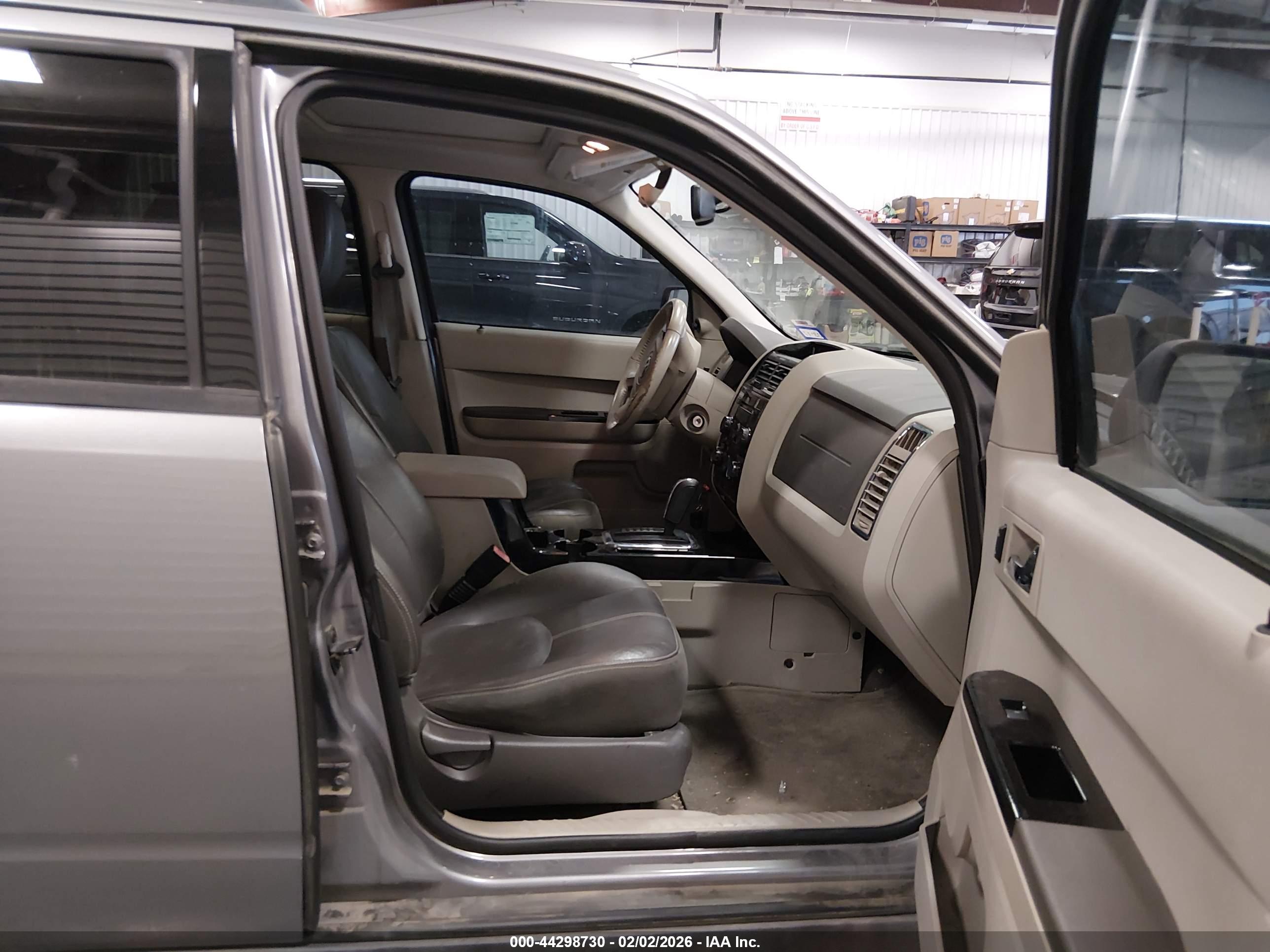 MAZDA TRIBUTE image 5