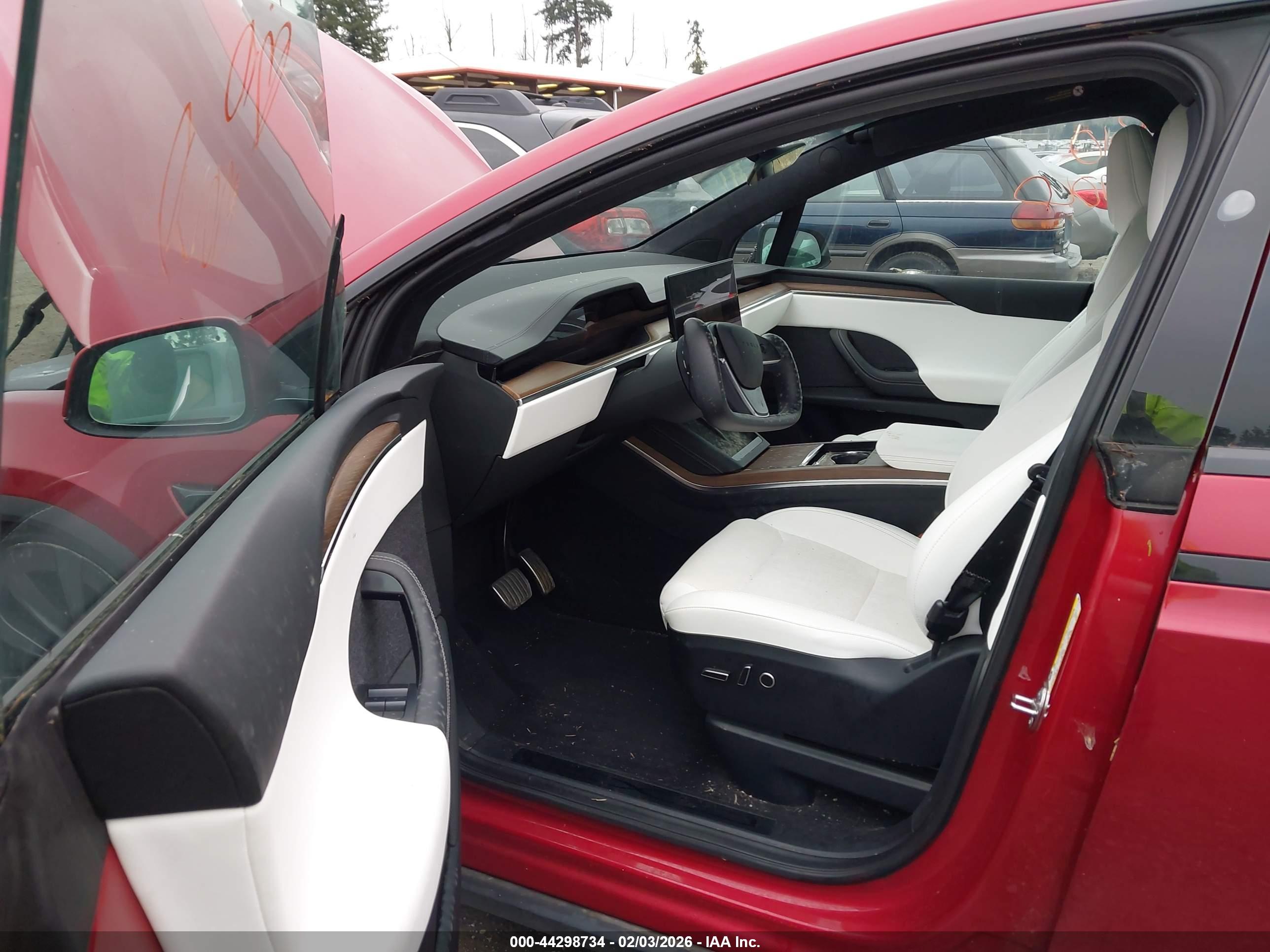 TESLA MODEL image 5