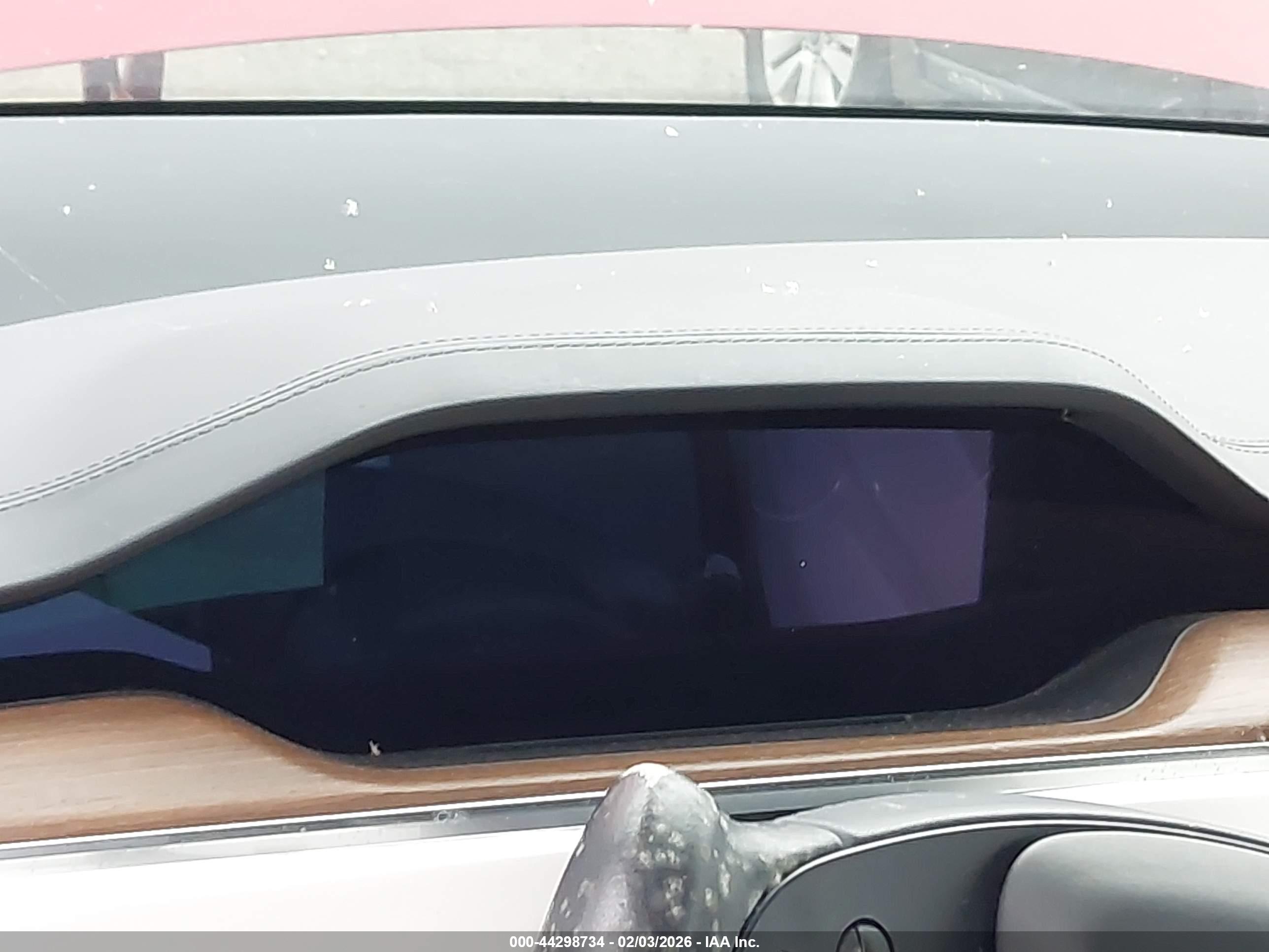 TESLA MODEL image 7