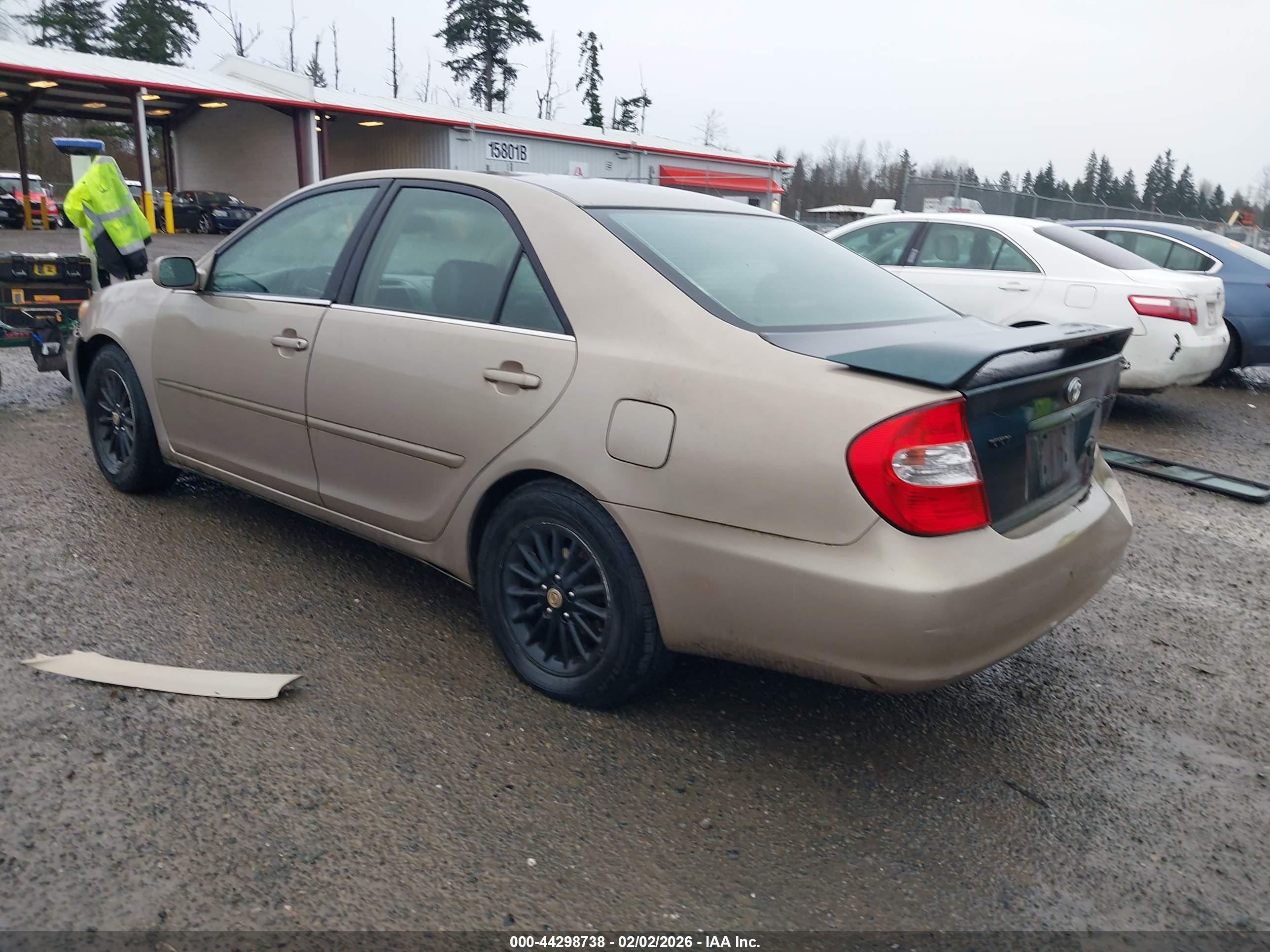 TOYOTA CAMRY image 3