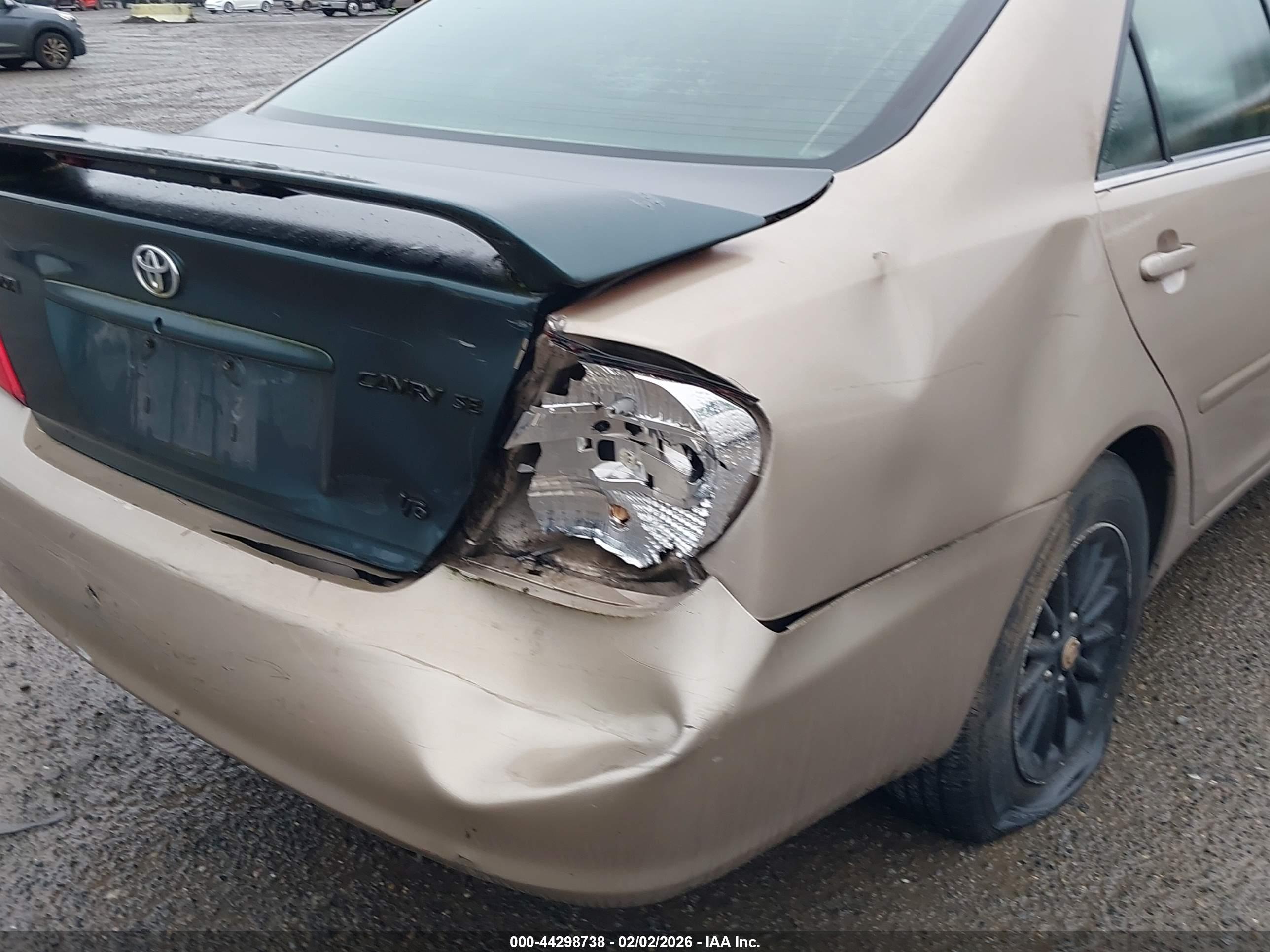 TOYOTA CAMRY image 6