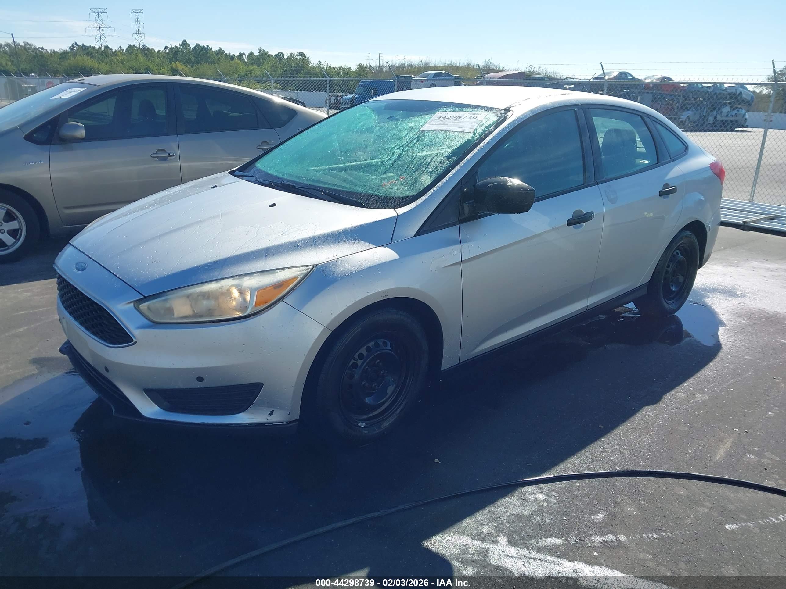 FORD FOCUS image 2
