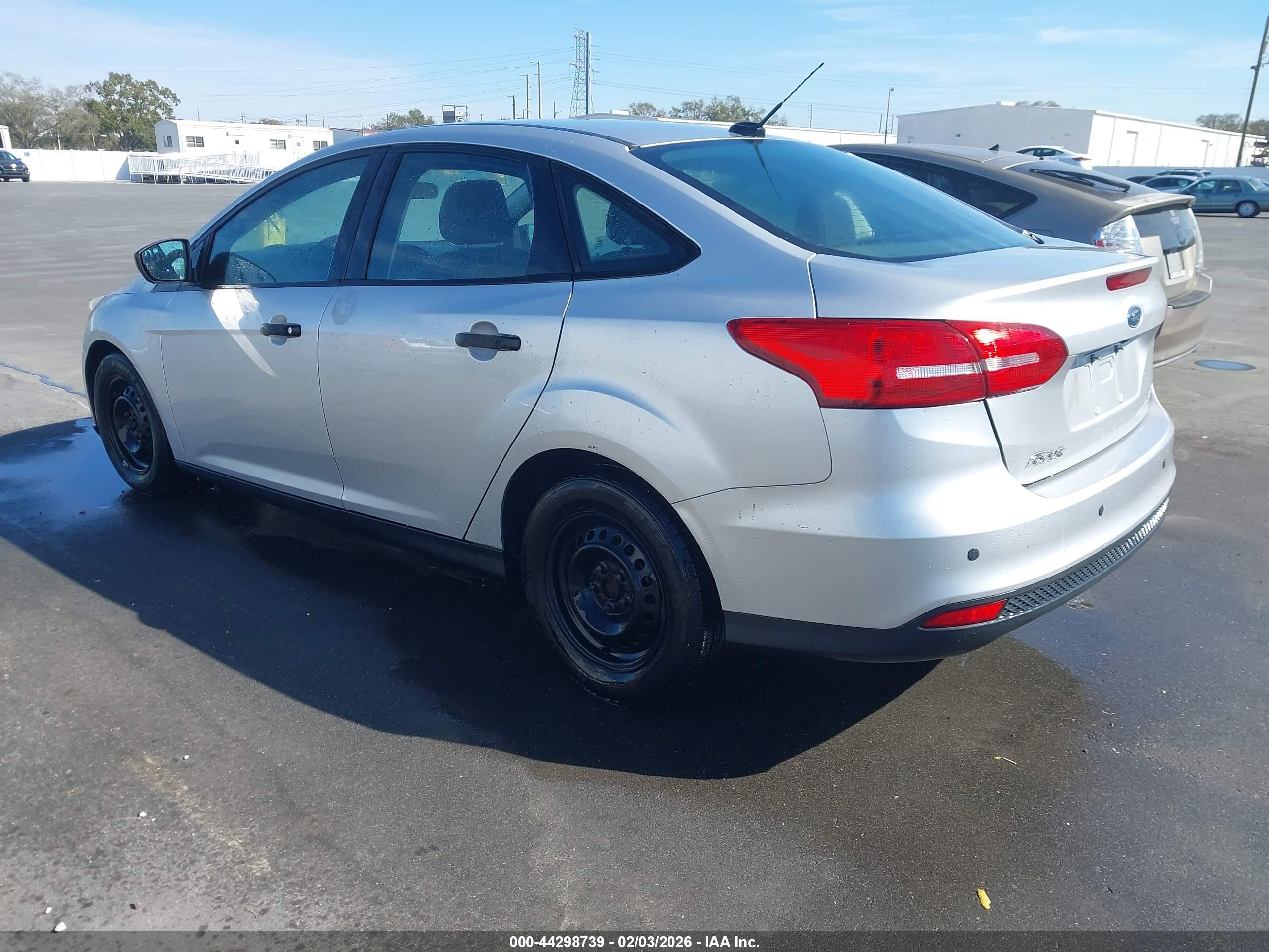FORD FOCUS image 3