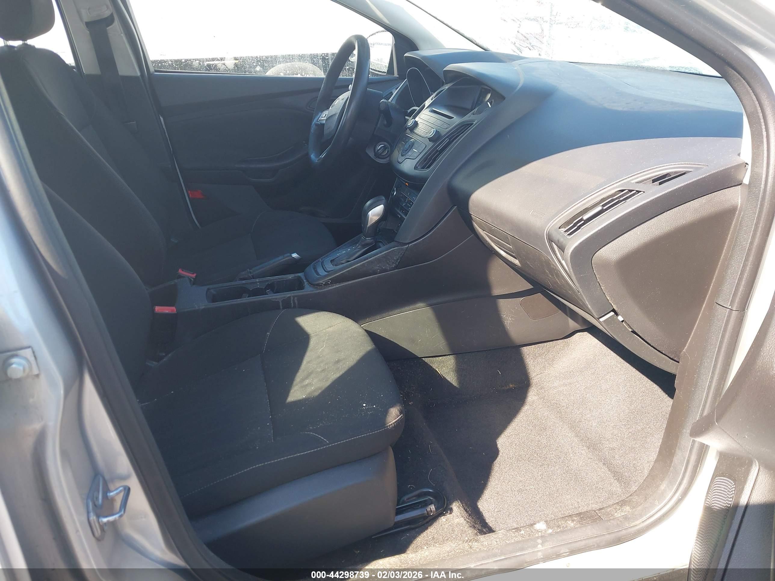 FORD FOCUS image 5