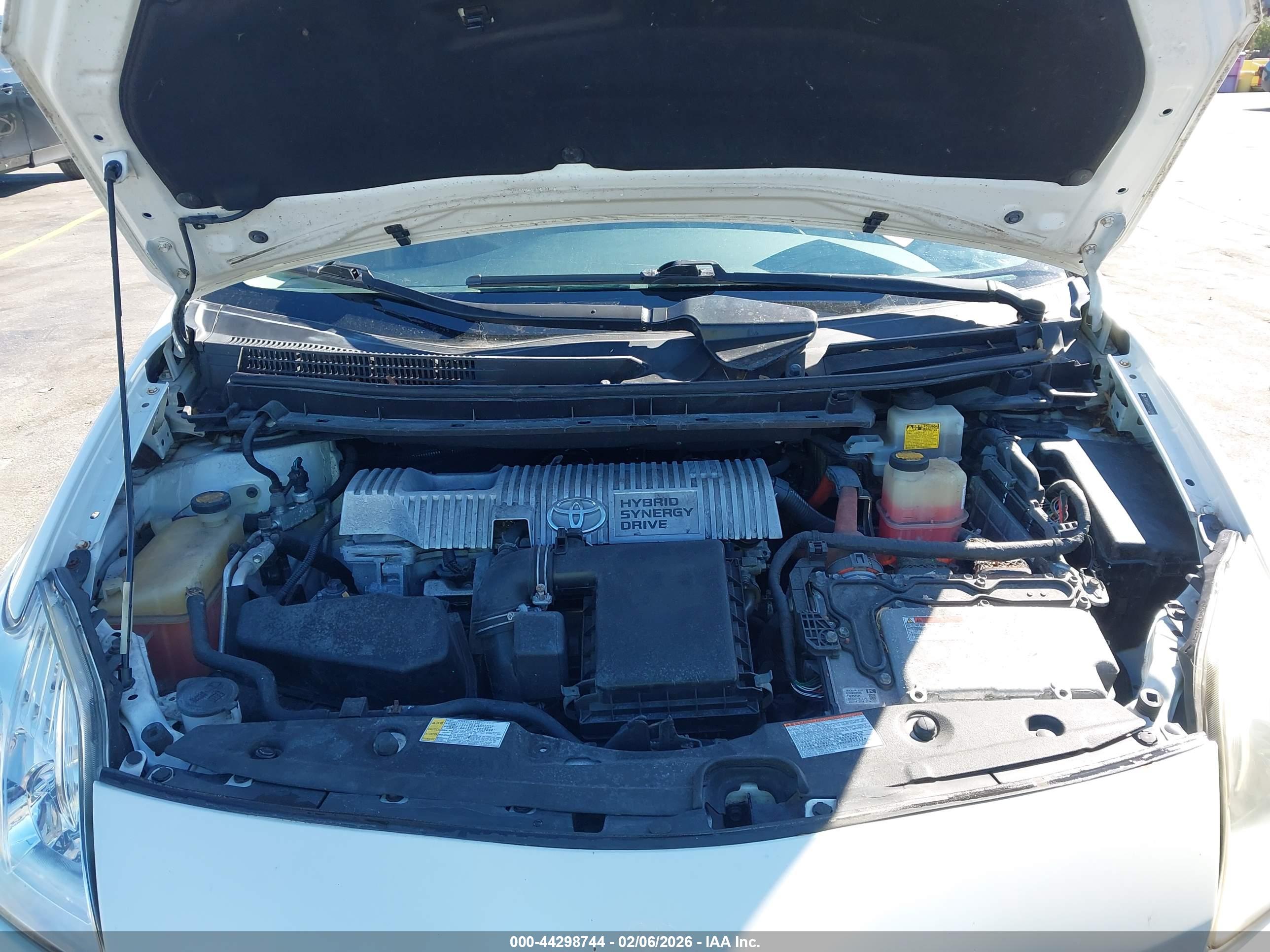 TOYOTA PRIUS image 10