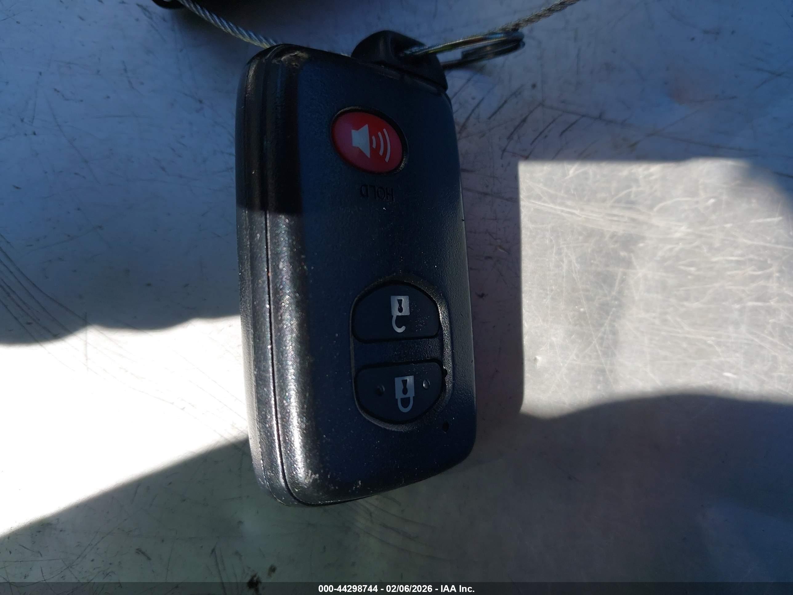 TOYOTA PRIUS image 11