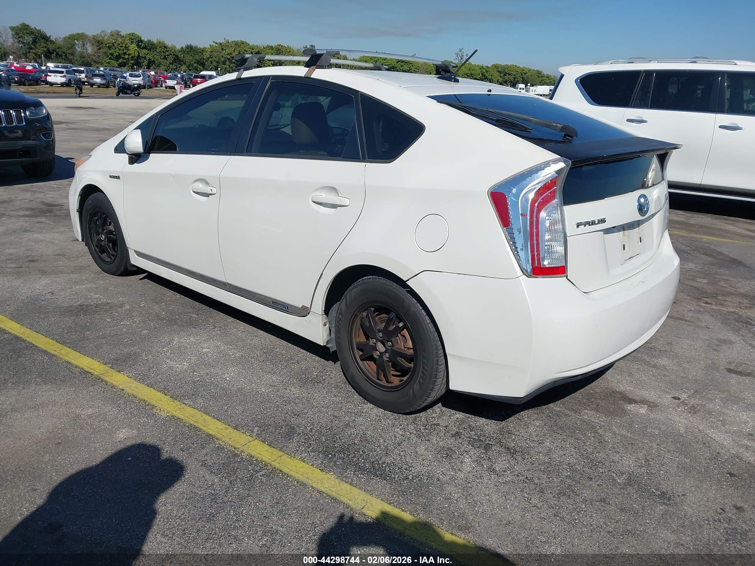 TOYOTA PRIUS image 3