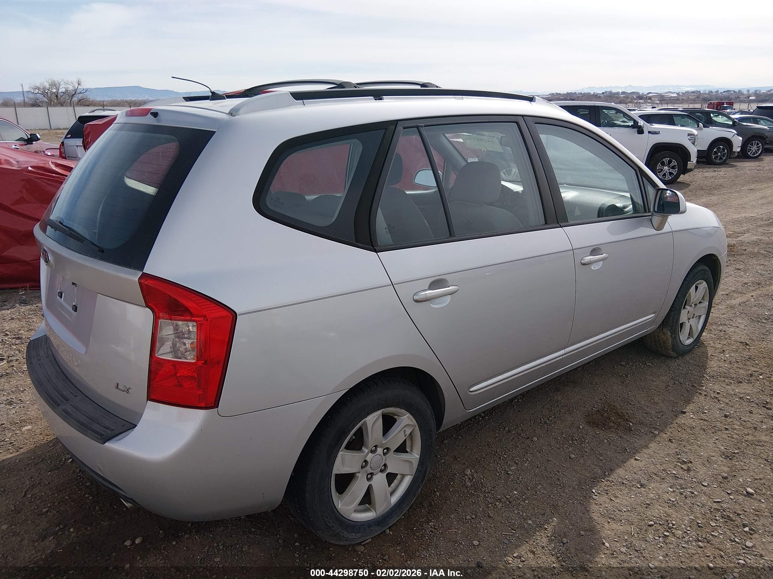 KIA RONDO image 4
