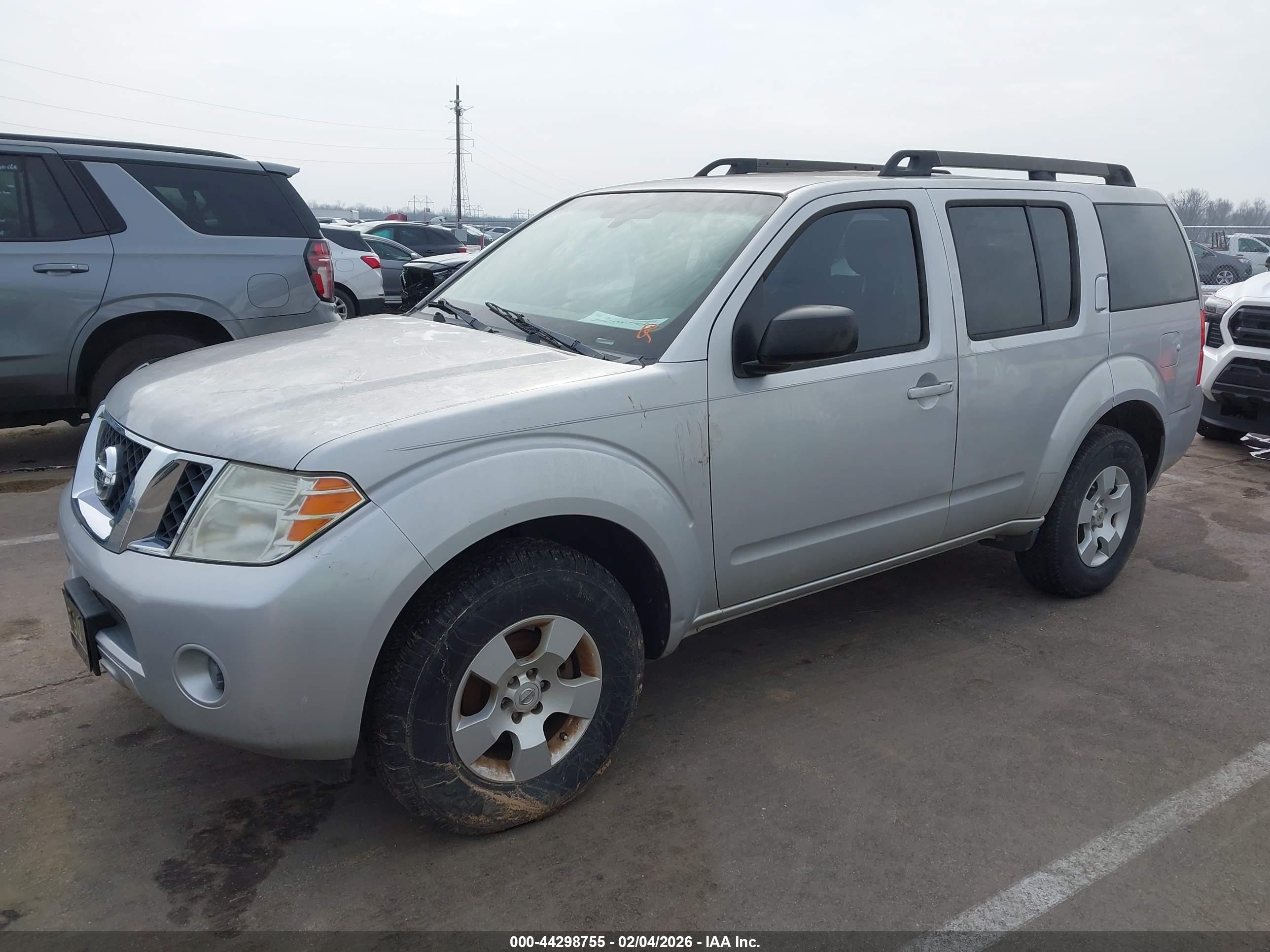 NISSAN PATHFINDER image 2