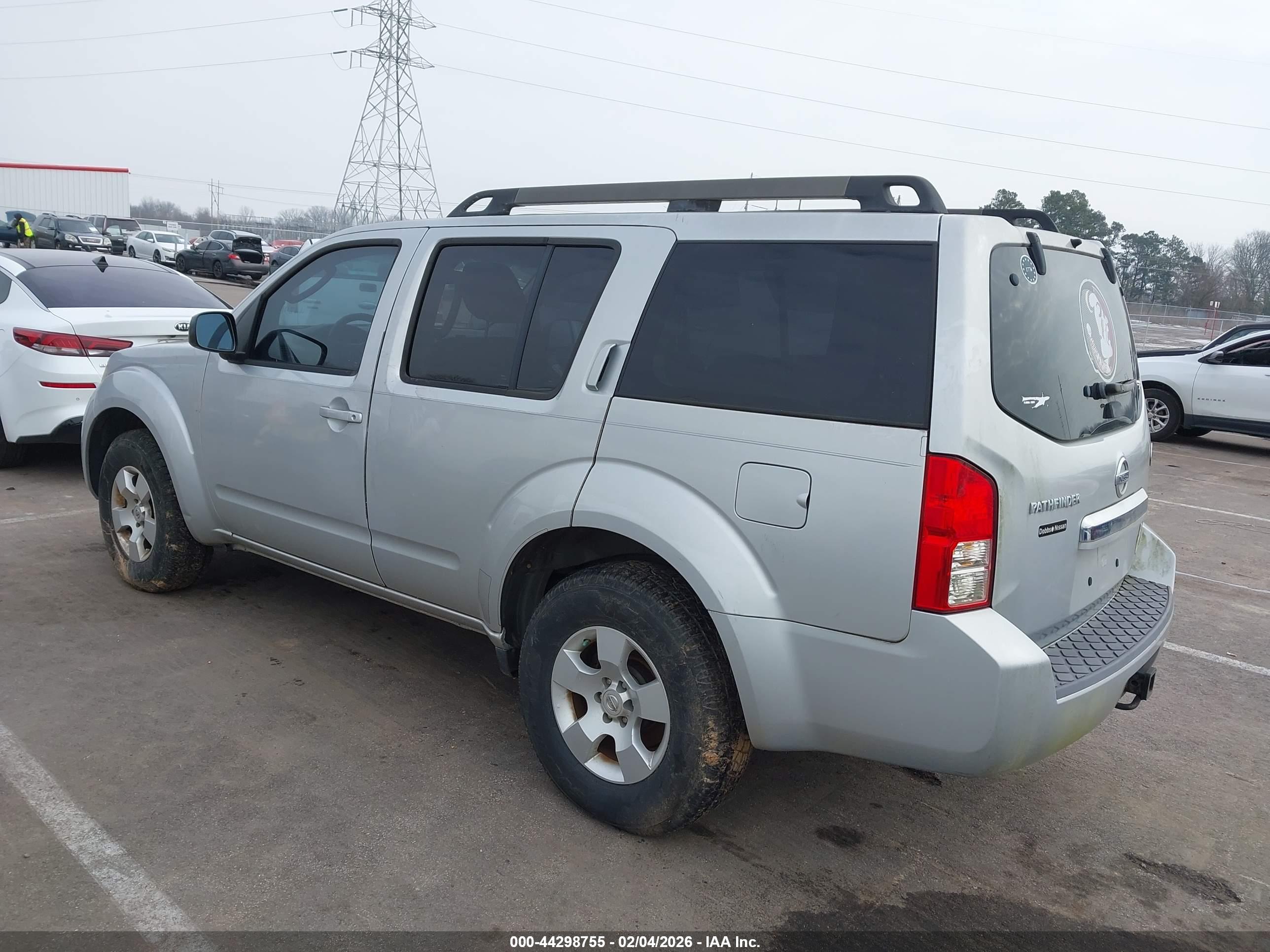 NISSAN PATHFINDER image 3