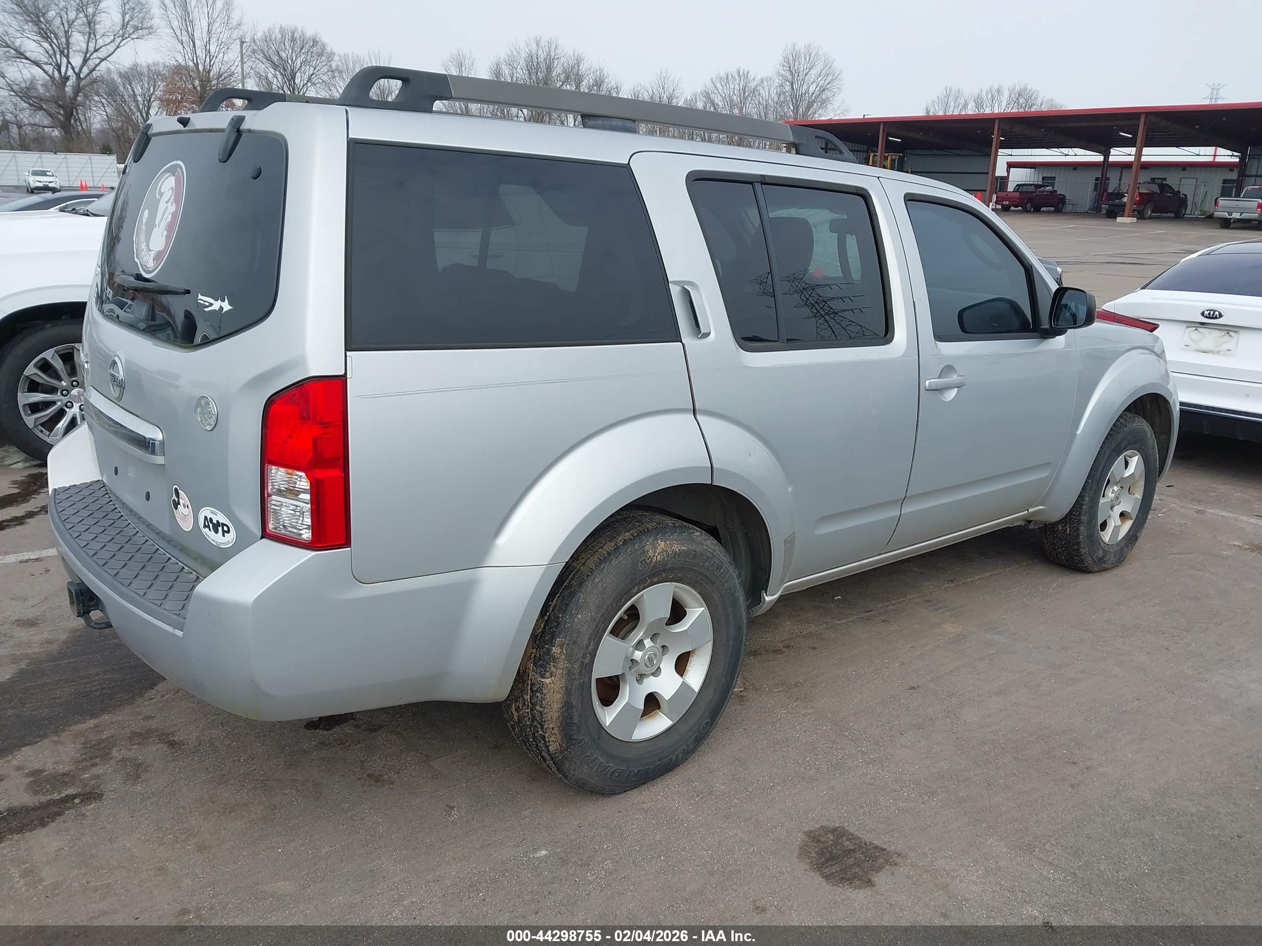 NISSAN PATHFINDER image 4