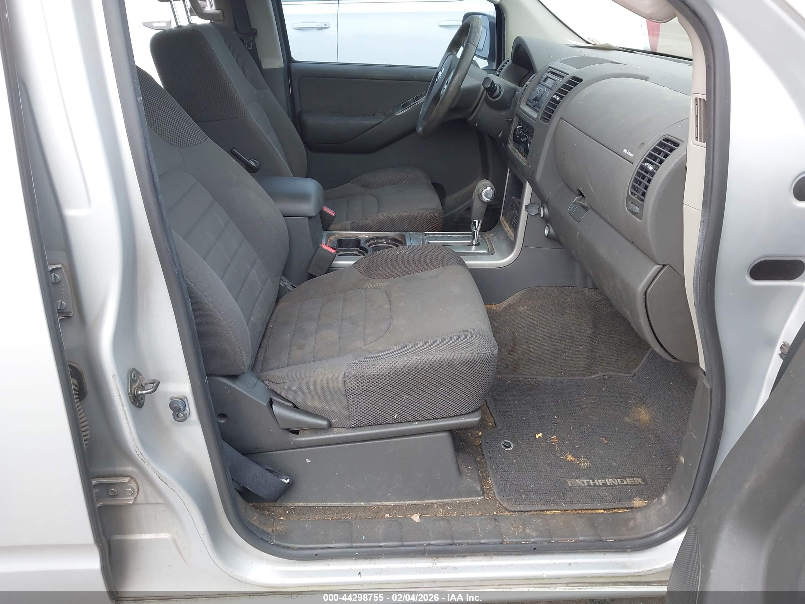 NISSAN PATHFINDER image 5