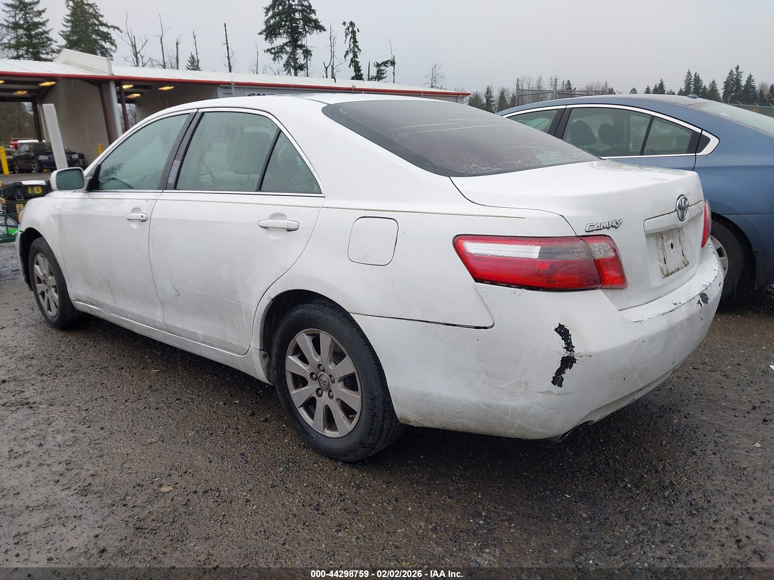 TOYOTA CAMRY image 3
