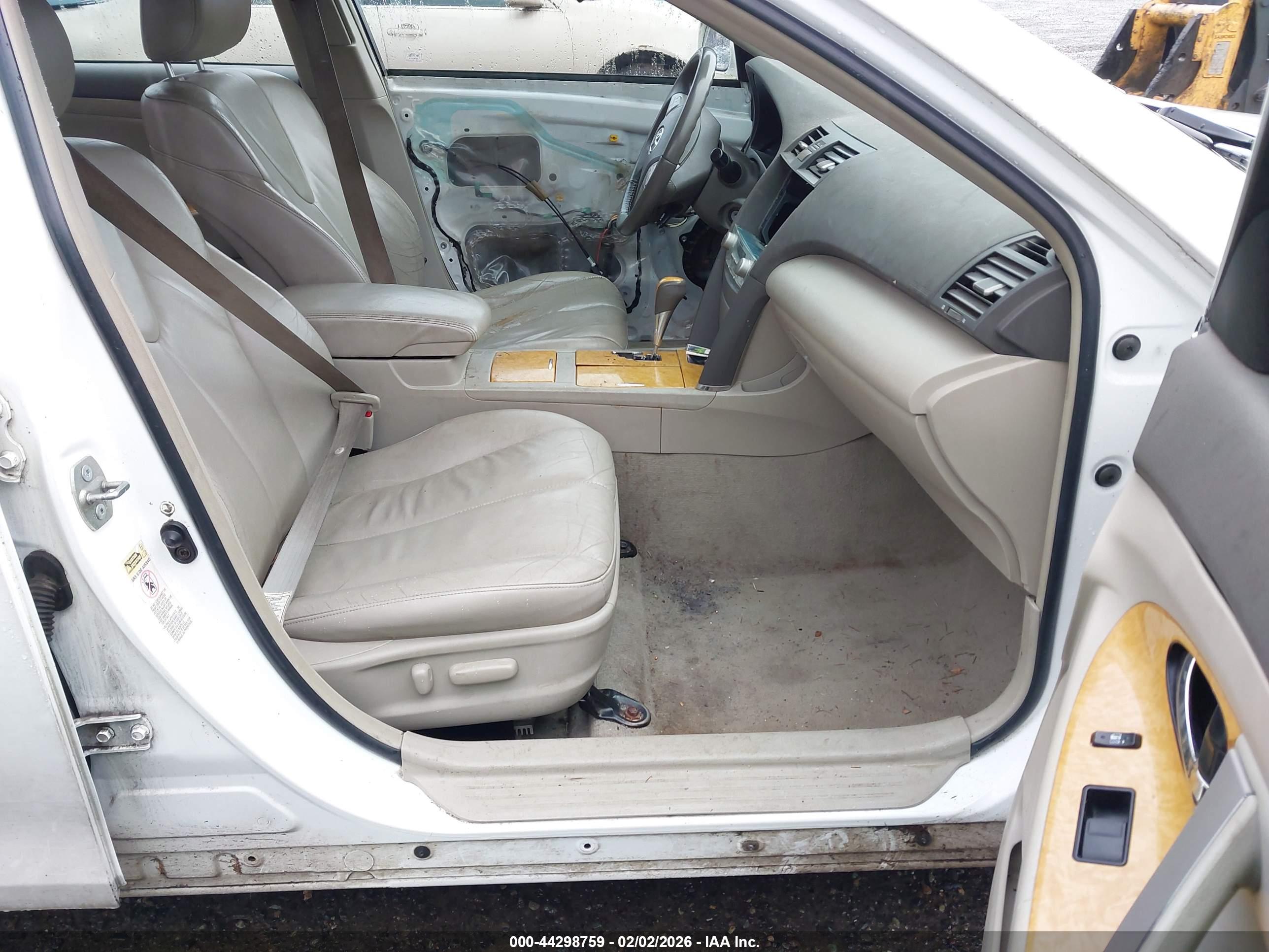 TOYOTA CAMRY image 5