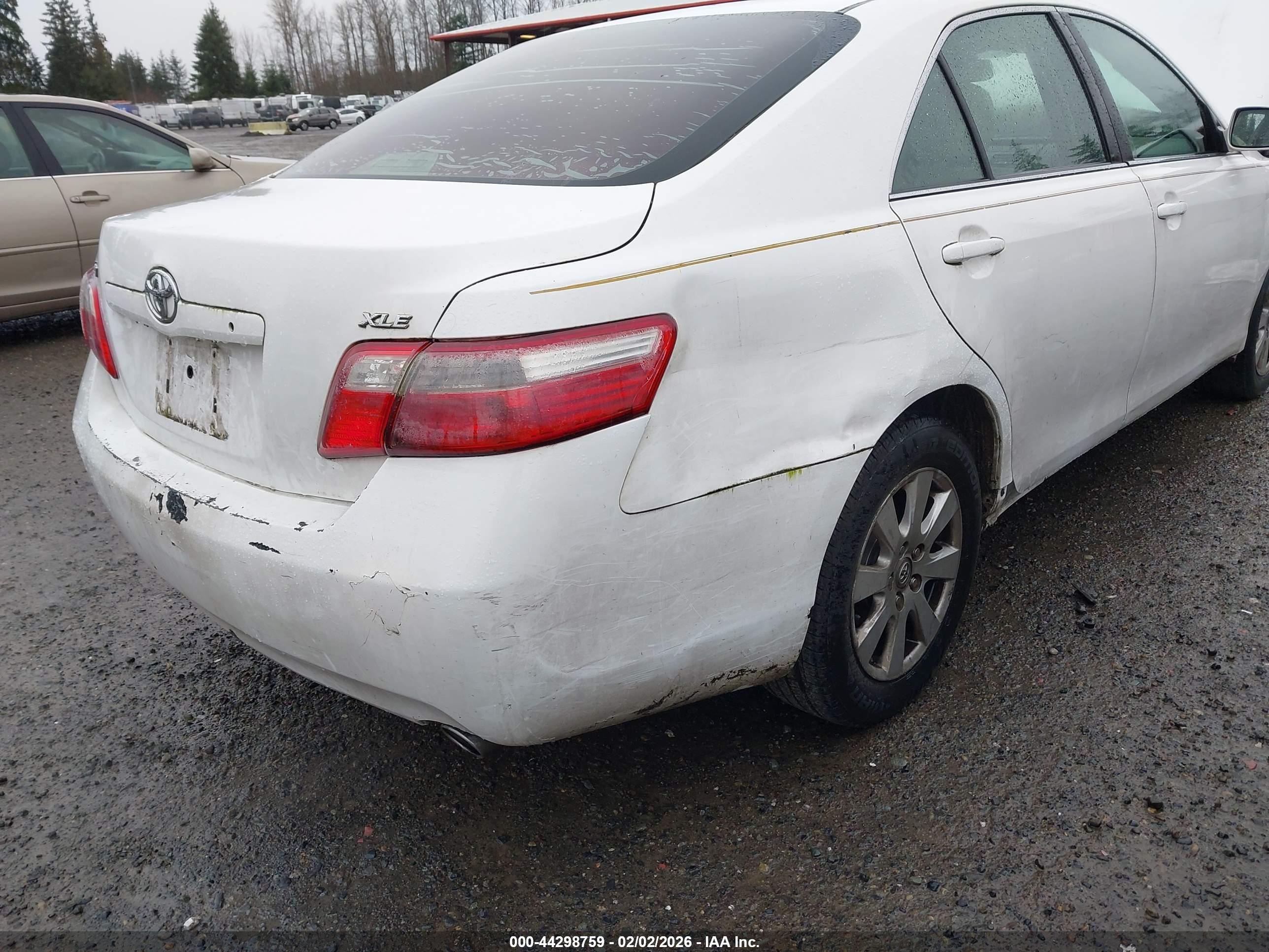 TOYOTA CAMRY image 6
