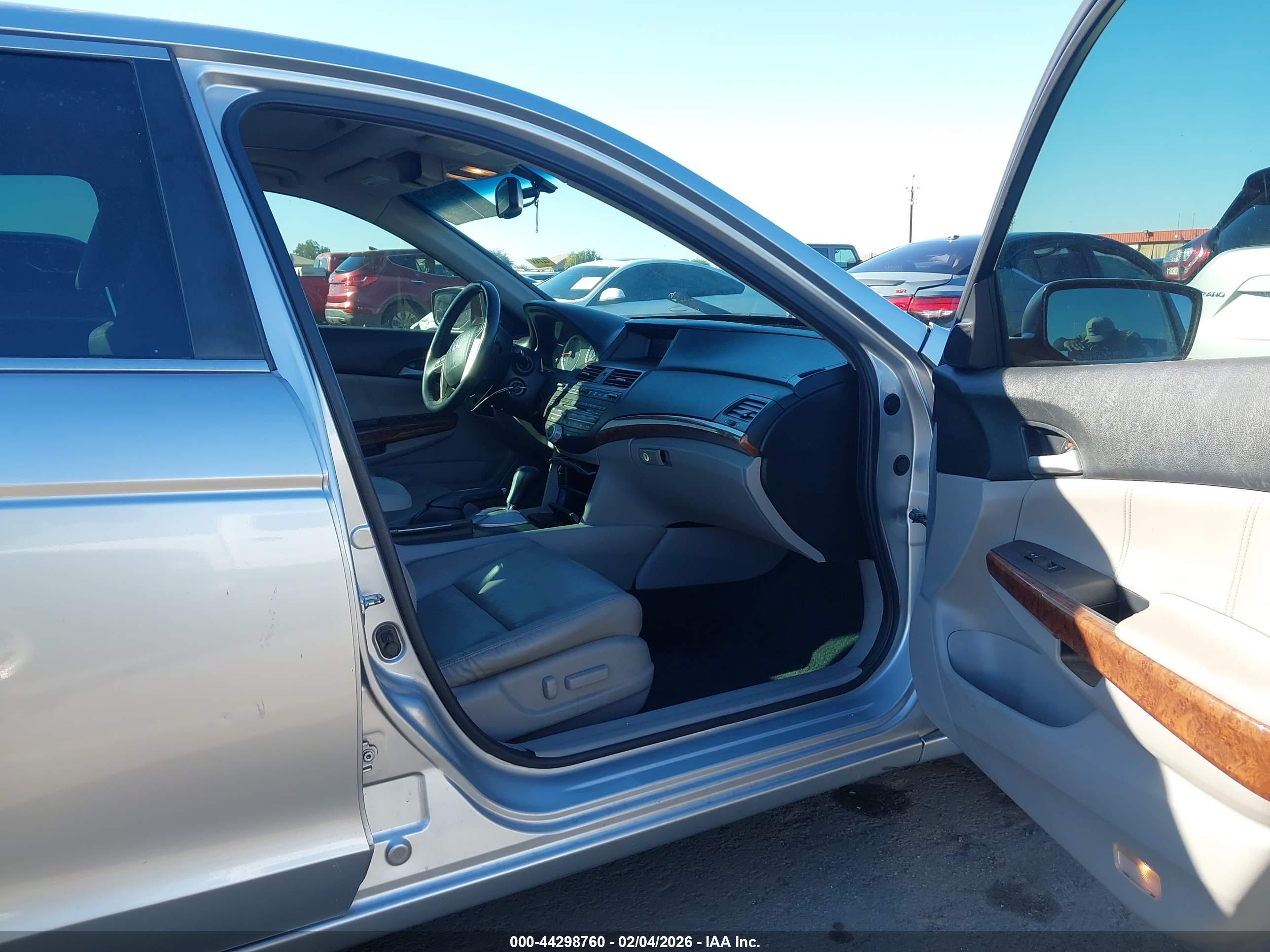 HONDA ACCORD image 5