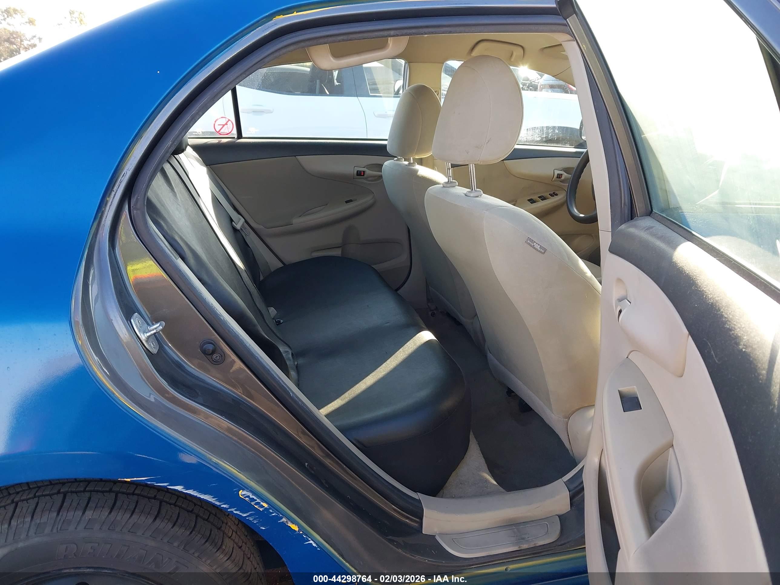 TOYOTA COROLLA image 8